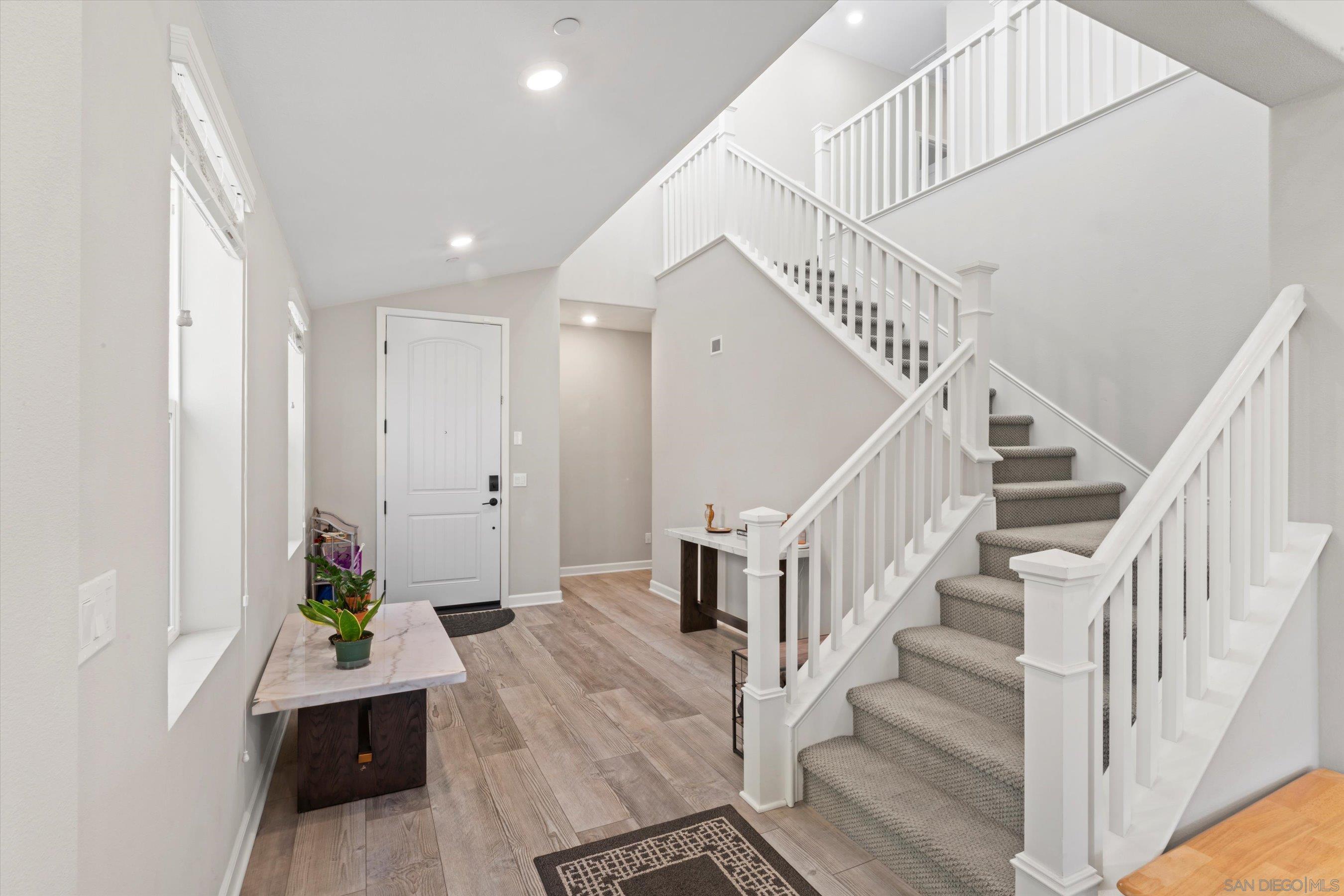 Detail Gallery Image 7 of 39 For 675  Grant Ct, Vista,  CA 92083 - 5 Beds | 4 Baths