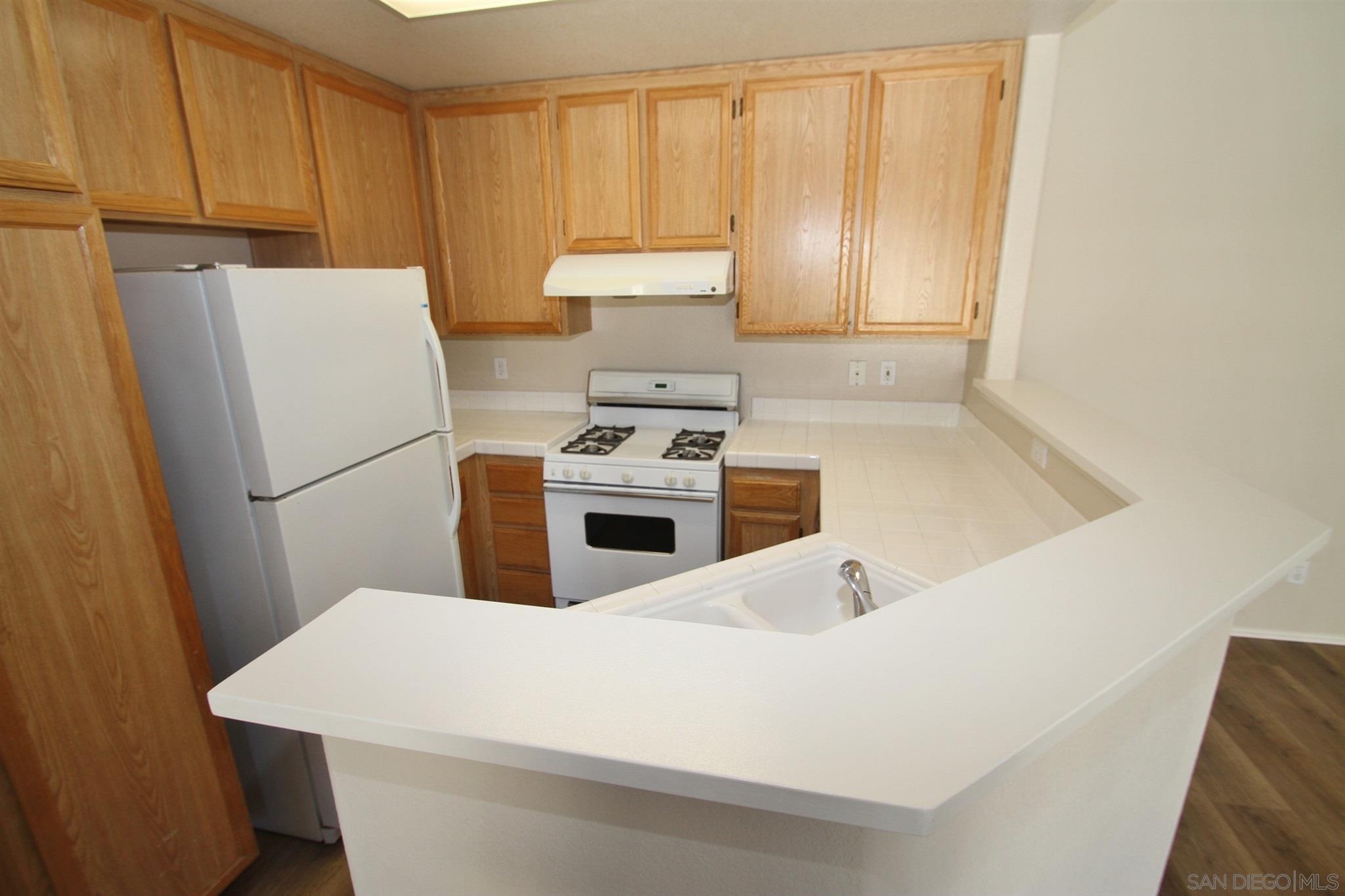 Detail Gallery Image 7 of 16 For 11875  Spruce Run Dr  a, San Diego,  CA 92131 - 2 Beds | 2 Baths