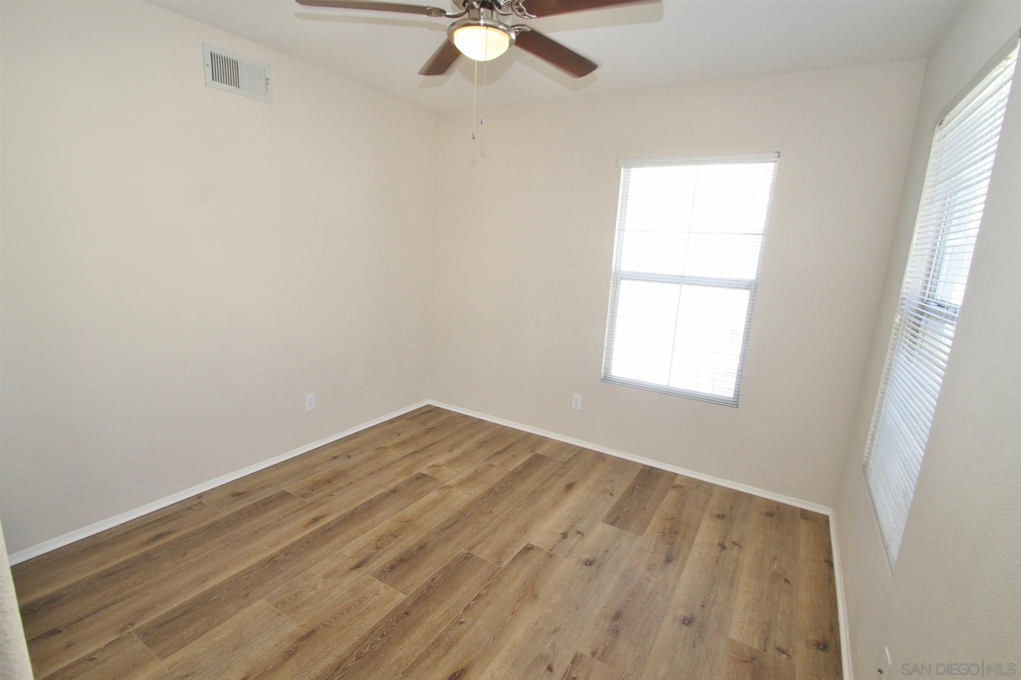 Detail Gallery Image 9 of 16 For 11875  Spruce Run Dr  a, San Diego,  CA 92131 - 2 Beds | 2 Baths