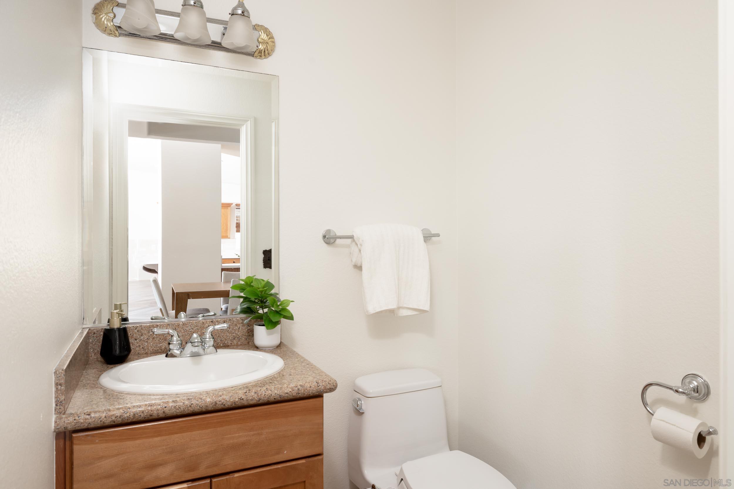 Detail Gallery Image 13 of 45 For 1834 S Tremont St, Oceanside,  CA 92054 - 4 Beds | 3/1 Baths