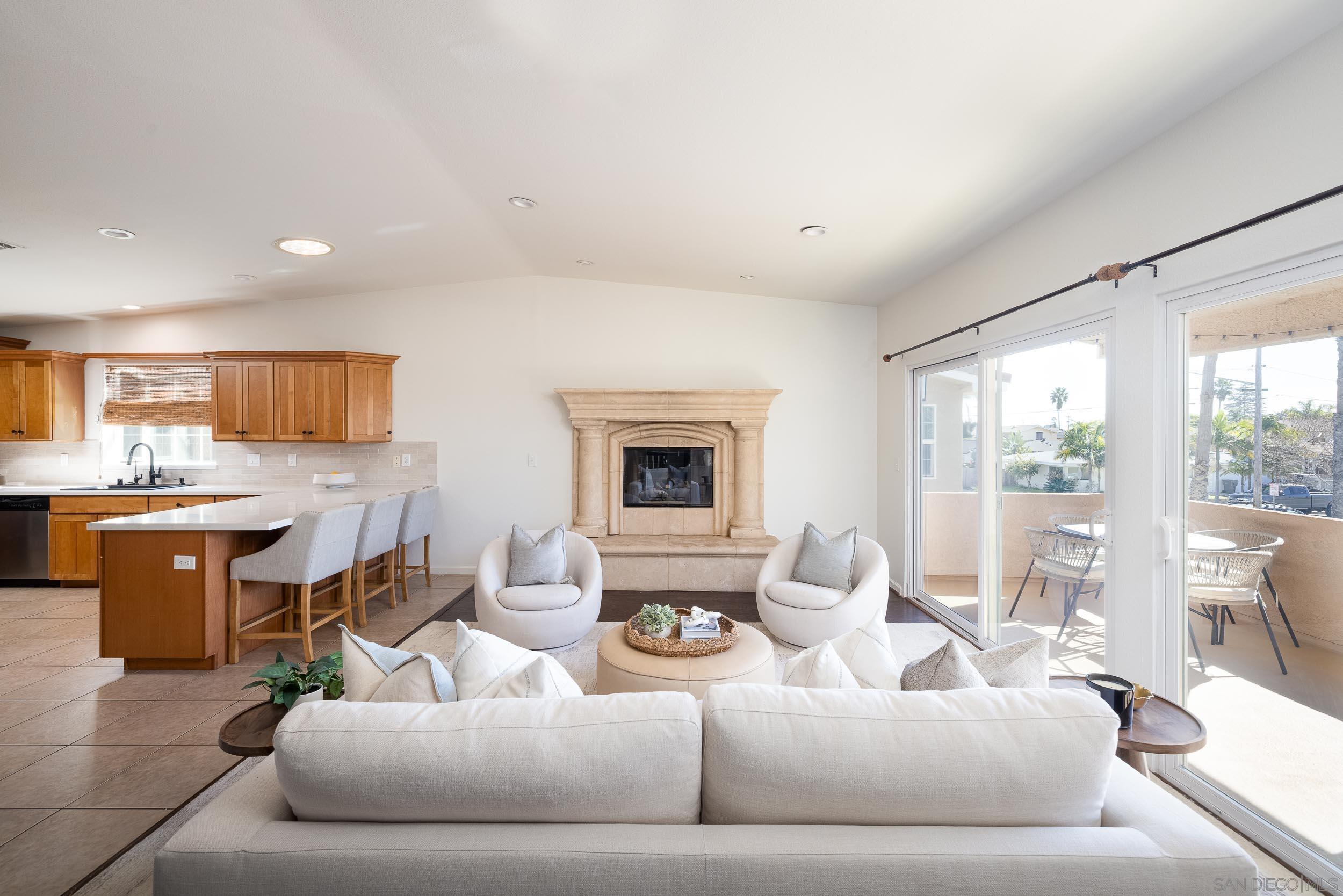 Detail Gallery Image 3 of 45 For 1834 S Tremont St, Oceanside,  CA 92054 - 4 Beds | 3/1 Baths