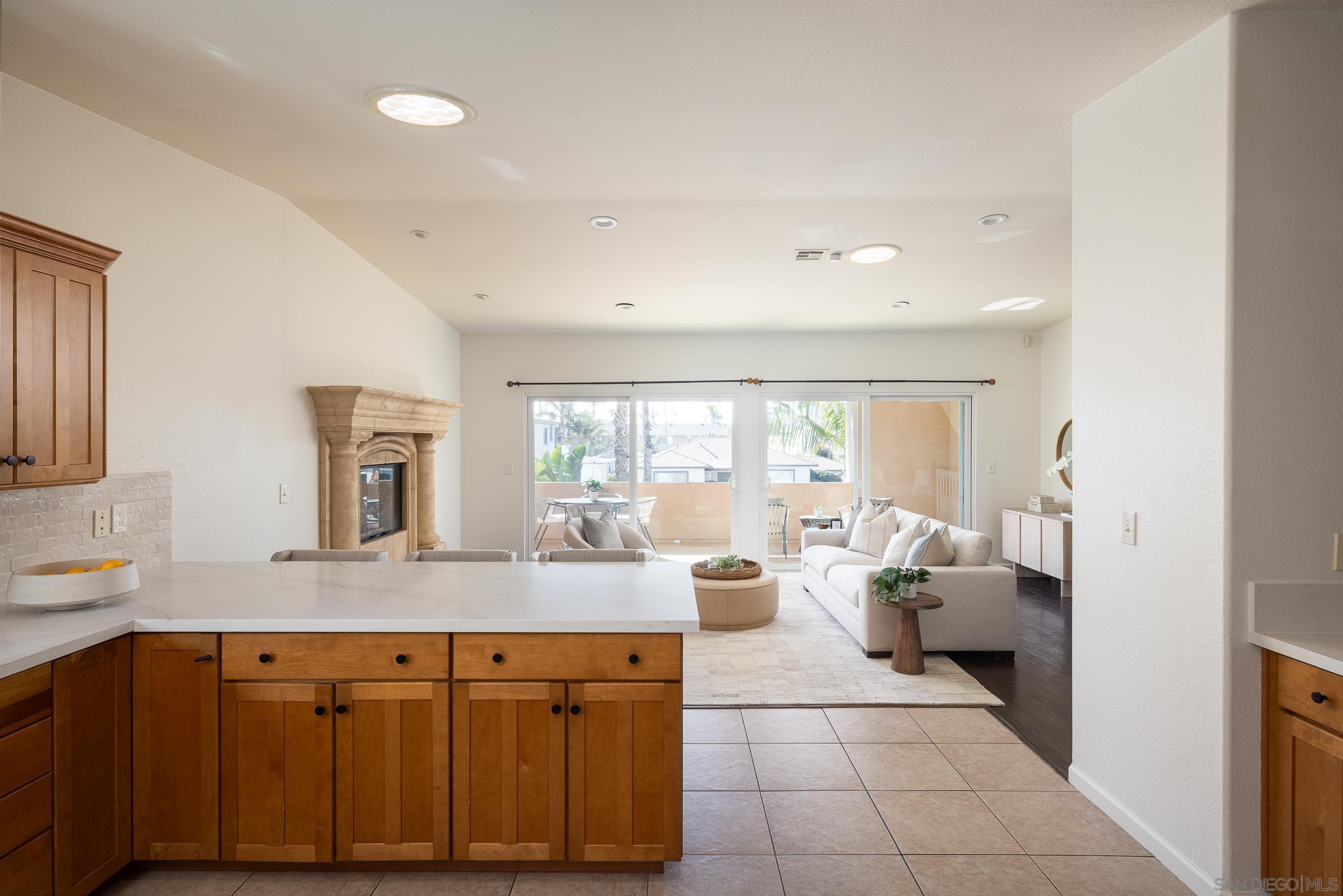 Detail Gallery Image 6 of 45 For 1834 S Tremont St, Oceanside,  CA 92054 - 4 Beds | 3/1 Baths