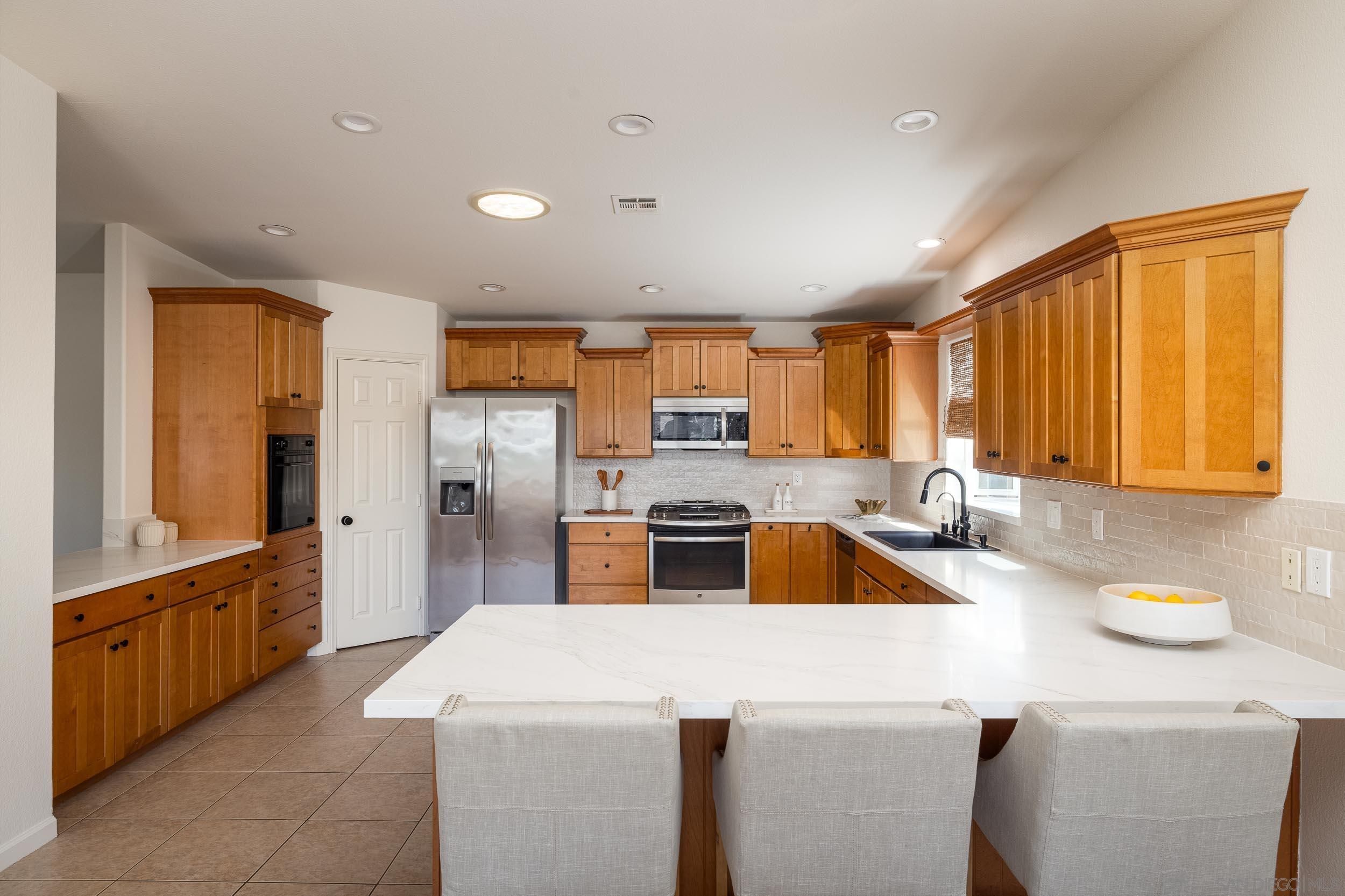 Detail Gallery Image 10 of 45 For 1834 S Tremont St, Oceanside,  CA 92054 - 4 Beds | 3/1 Baths