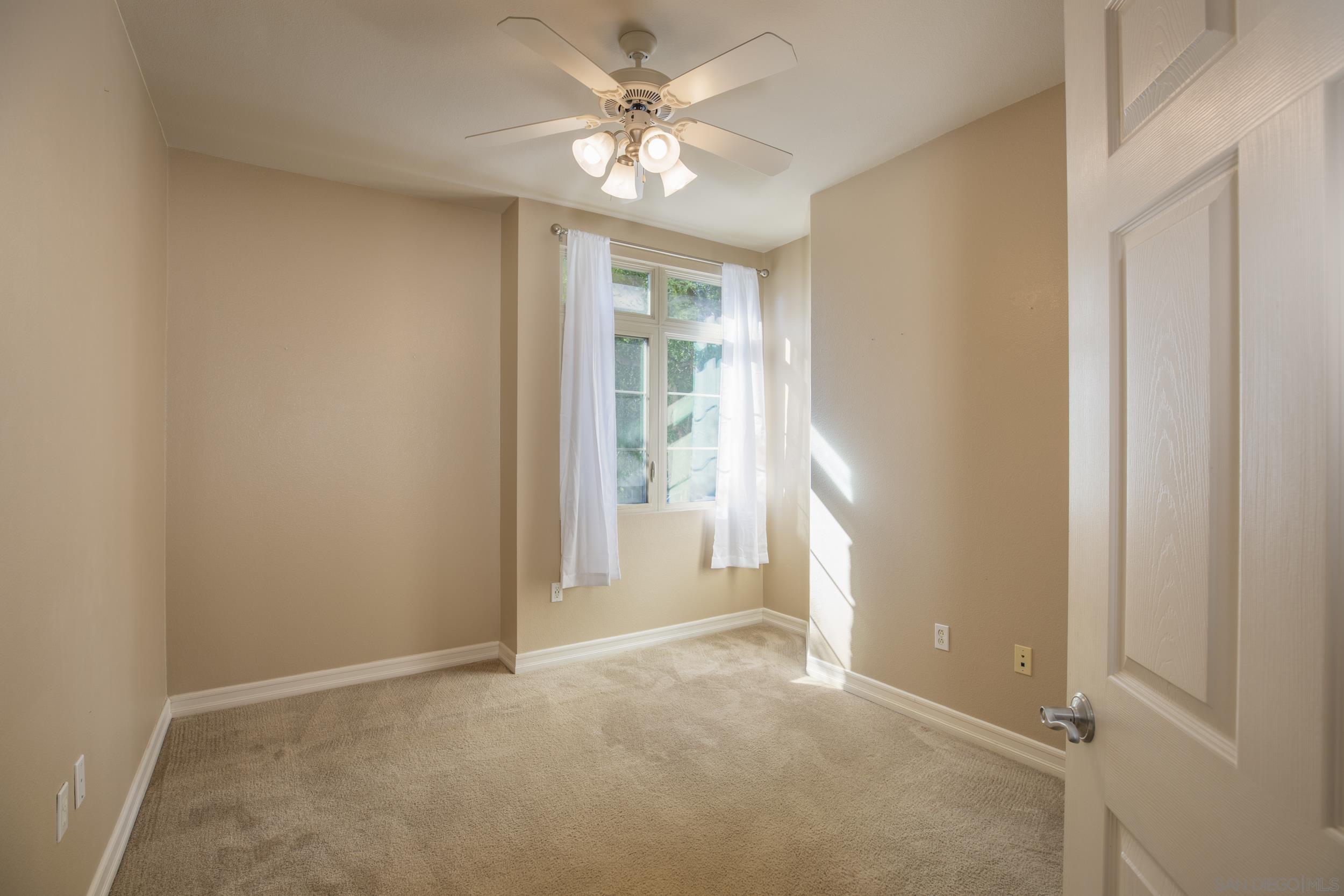 Detail Gallery Image 17 of 32 For 1400  Broadway  1206, San Diego,  CA 92101 - 3 Beds | 2 Baths