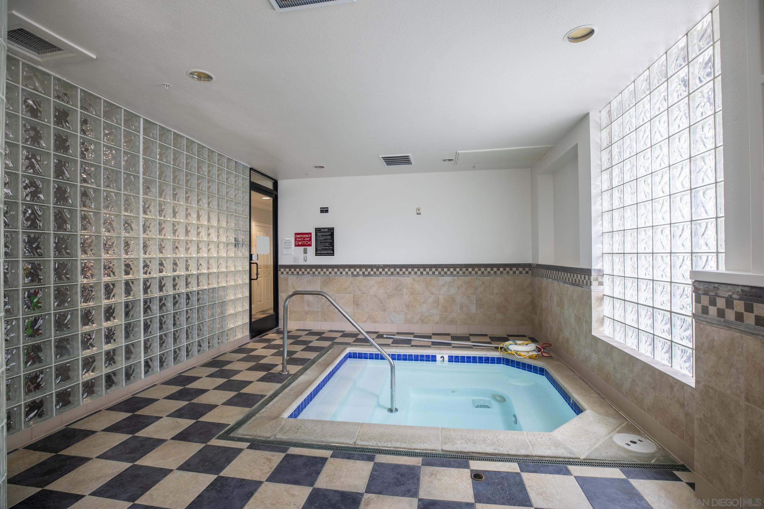 Detail Gallery Image 29 of 32 For 1400  Broadway  1206, San Diego,  CA 92101 - 3 Beds | 2 Baths