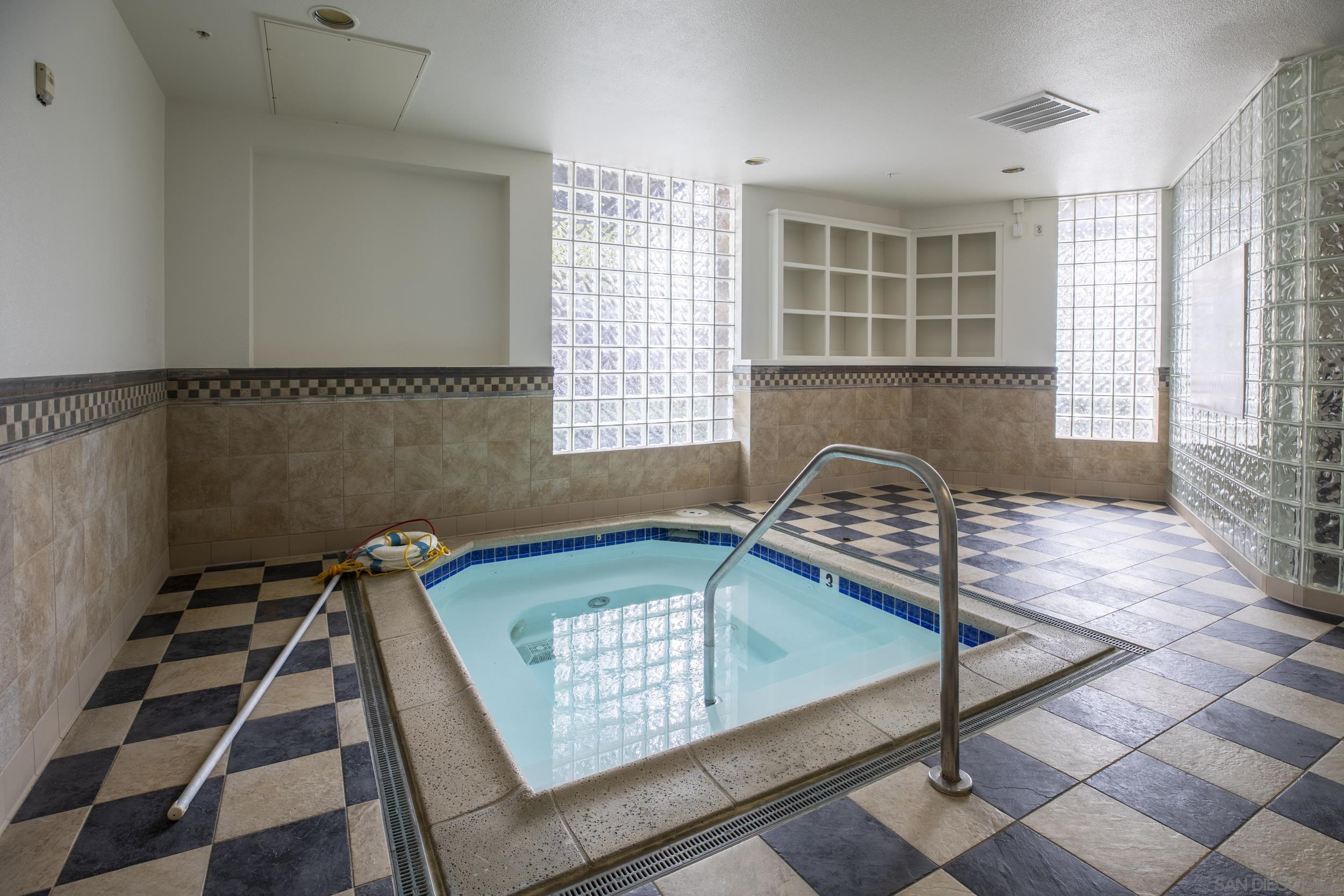 Detail Gallery Image 30 of 32 For 1400  Broadway  1206, San Diego,  CA 92101 - 3 Beds | 2 Baths