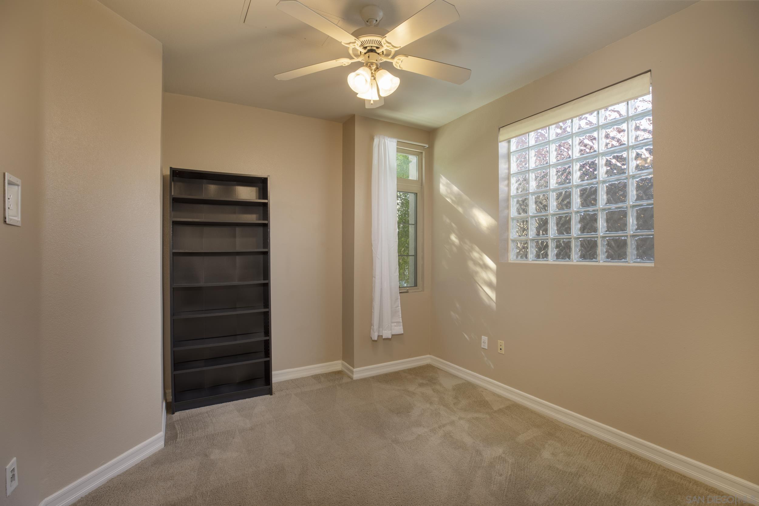 Detail Gallery Image 9 of 32 For 1400  Broadway  1206, San Diego,  CA 92101 - 3 Beds | 2 Baths