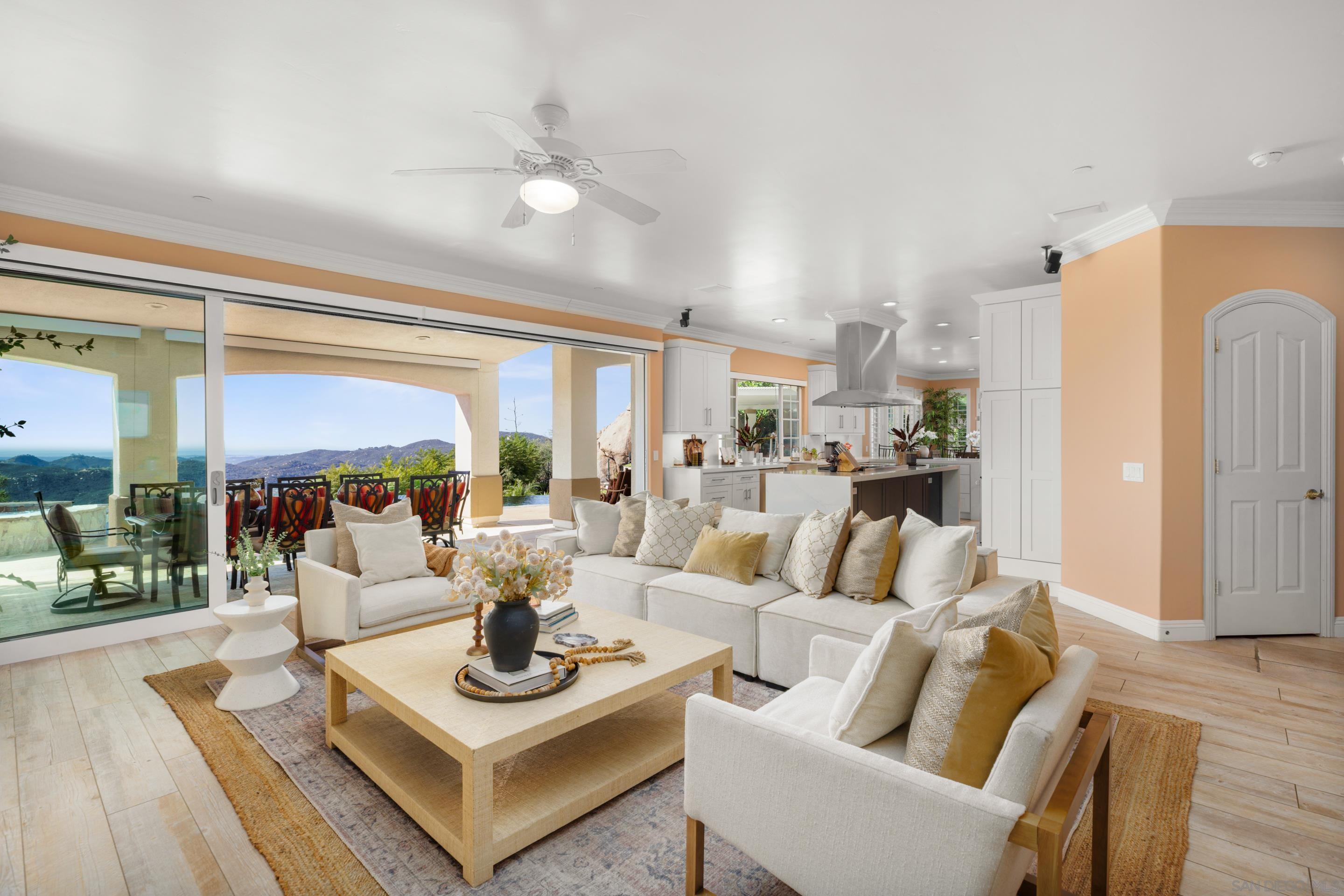 Detail Gallery Image 23 of 50 For 29166  Meadow Glen Way West, Escondido,  CA 92026 - 5 Beds | 3/1 Baths