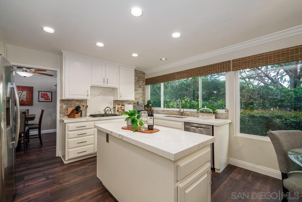 Detail Gallery Image 14 of 74 For 1831  Olympus Loop Drive, Vista,  CA 92081 - 4 Beds | 2/1 Baths