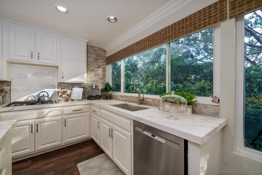 Detail Gallery Image 18 of 74 For 1831  Olympus Loop Drive, Vista,  CA 92081 - 4 Beds | 2/1 Baths