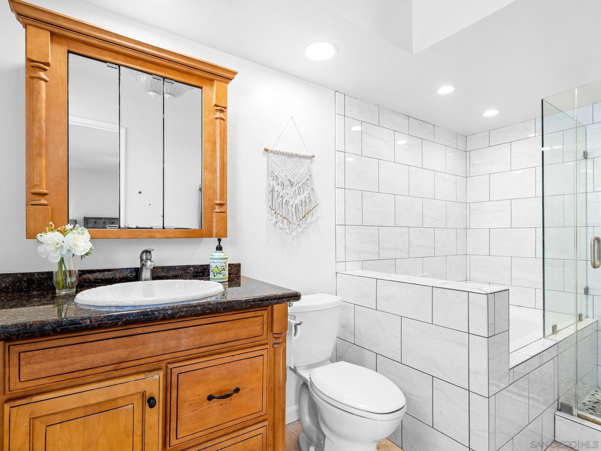 Detail Gallery Image 18 of 51 For 863  Agate St  #4,  San Diego,  CA 92109 - 3 Beds | 3 Baths