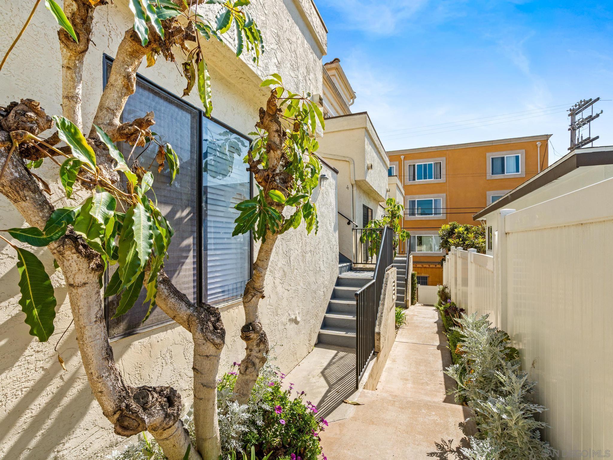 Detail Gallery Image 28 of 51 For 863  Agate St  #4,  San Diego,  CA 92109 - 3 Beds | 3 Baths