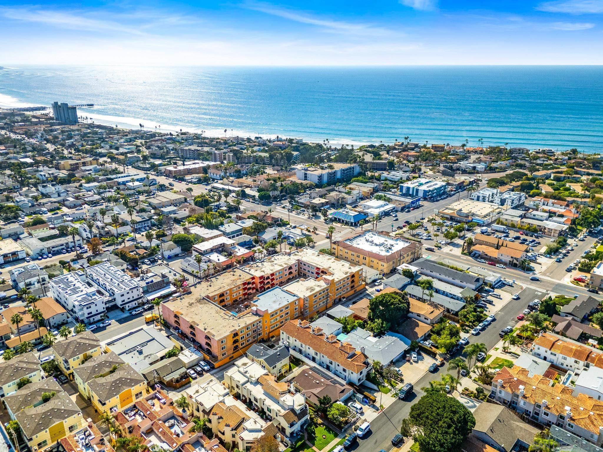 Detail Gallery Image 36 of 51 For 863  Agate St  #4,  San Diego,  CA 92109 - 3 Beds | 3 Baths