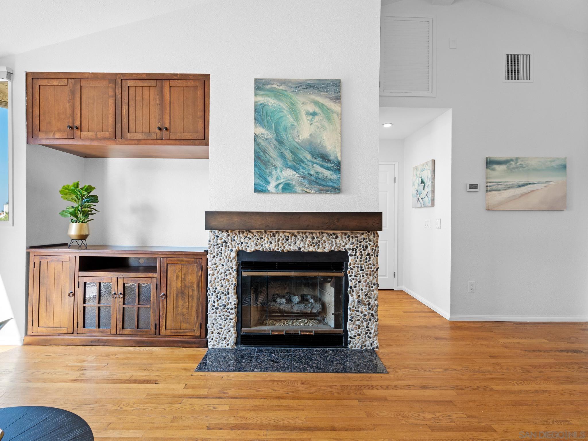 Detail Gallery Image 7 of 51 For 863  Agate St  #4,  San Diego,  CA 92109 - 3 Beds | 3 Baths