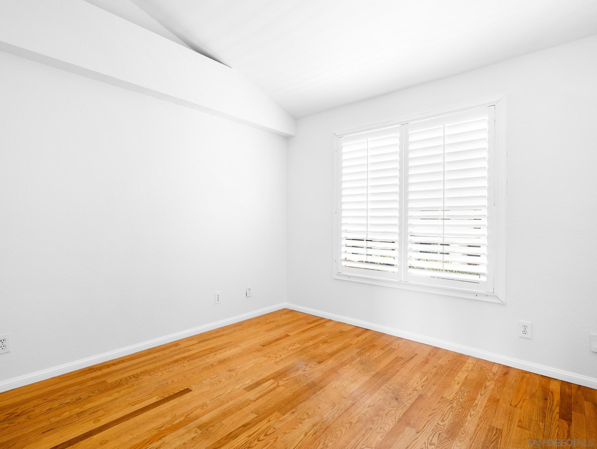 Detail Gallery Image 10 of 51 For 863  Agate St  #4,  San Diego,  CA 92109 - 3 Beds | 3 Baths