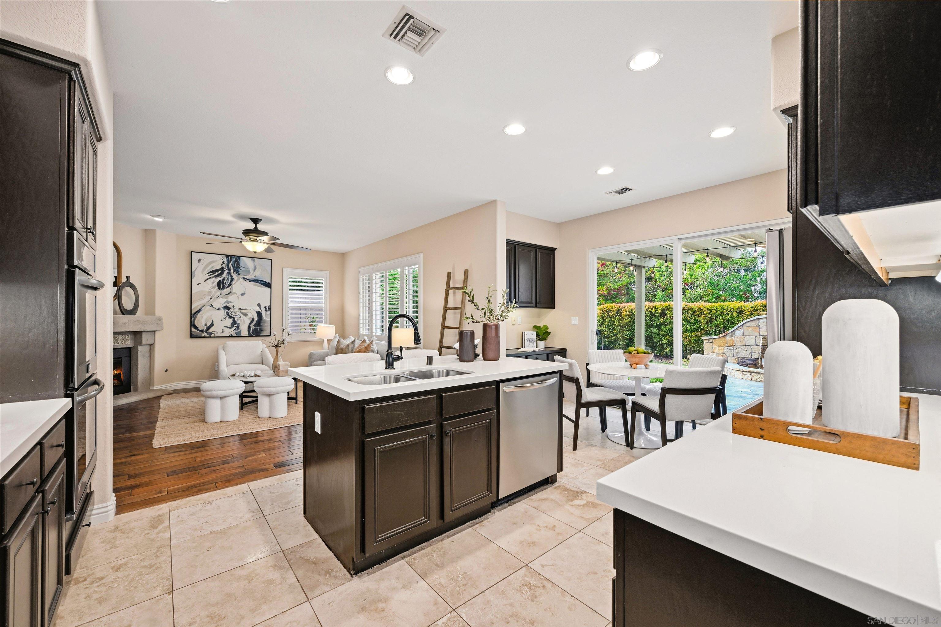 Detail Gallery Image 15 of 51 For 2834  Rancho Pancho, Carlsbad,  CA 92009 - 5 Beds | 3 Baths