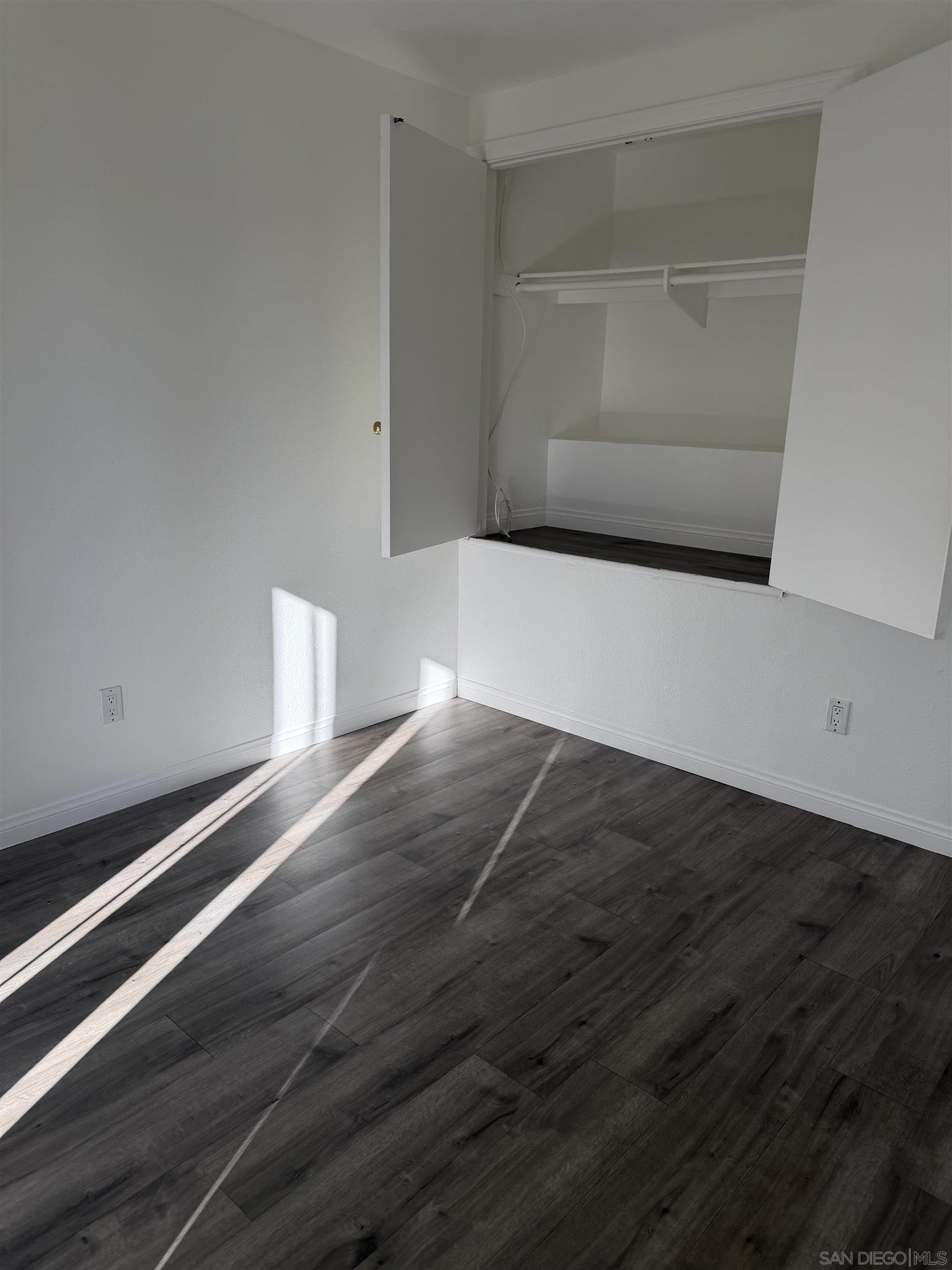 Front Image Thumbnail for SD260003338