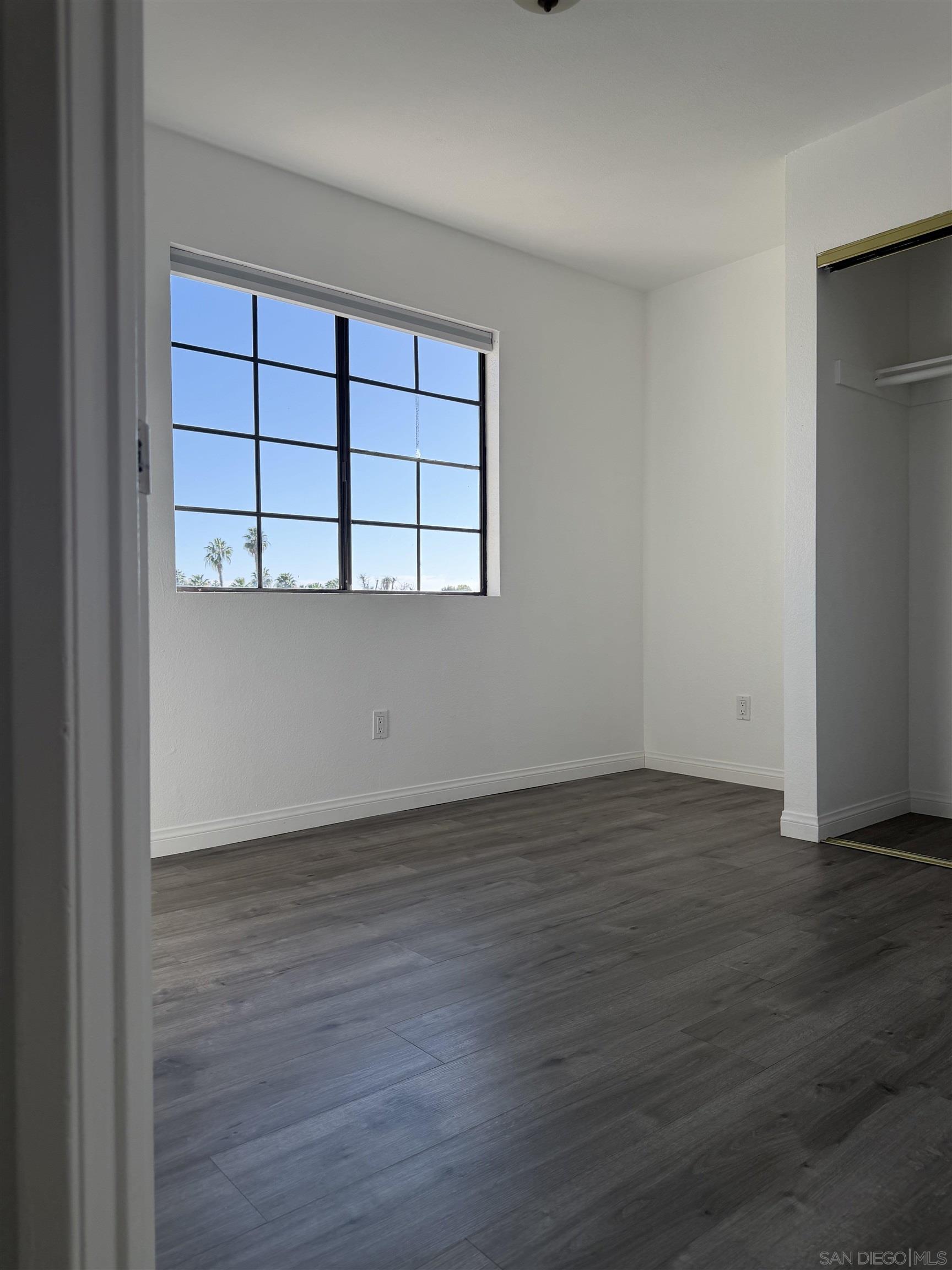 Detail Gallery Image 2 of 44 For , Escondido,  CA 92026 - 6 Beds | 2/1 Baths