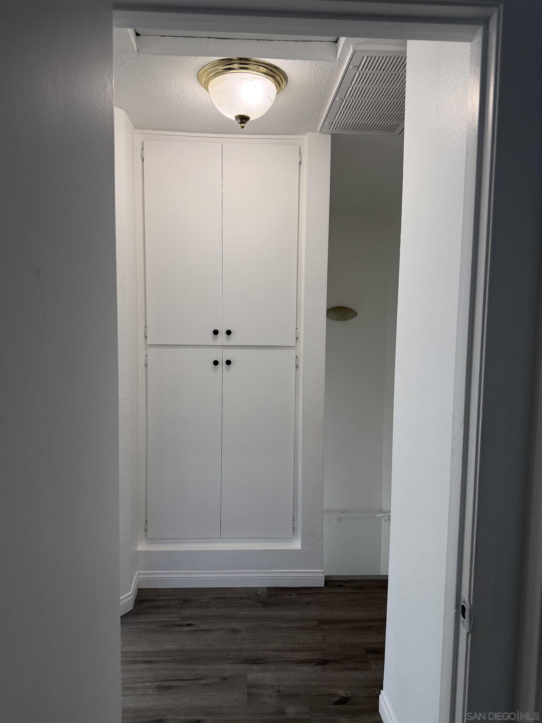 Detail Gallery Image 13 of 44 For , Escondido,  CA 92026 - 6 Beds | 2/1 Baths