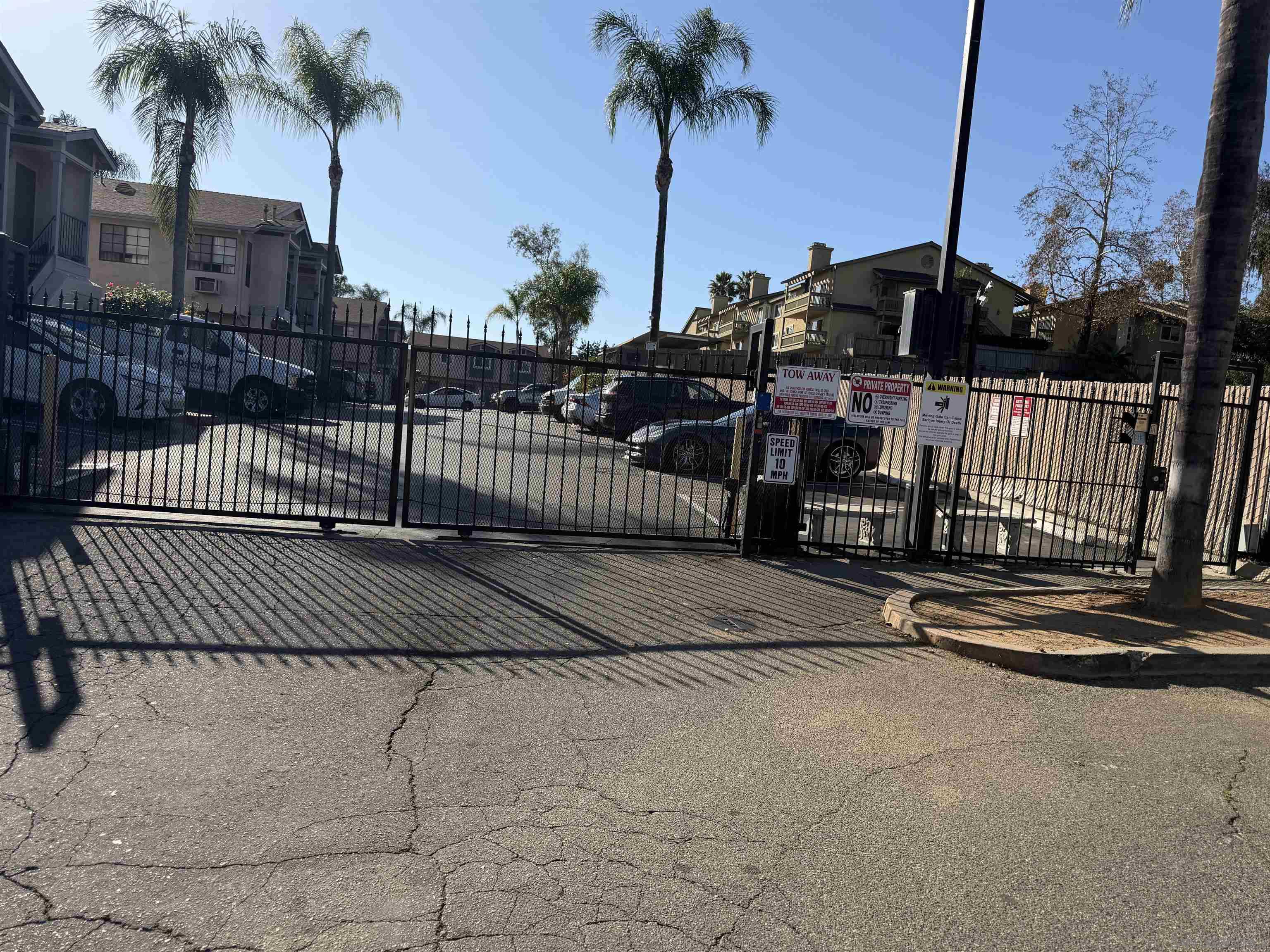 Detail Gallery Image 14 of 44 For , Escondido,  CA 92026 - 6 Beds | 2/1 Baths