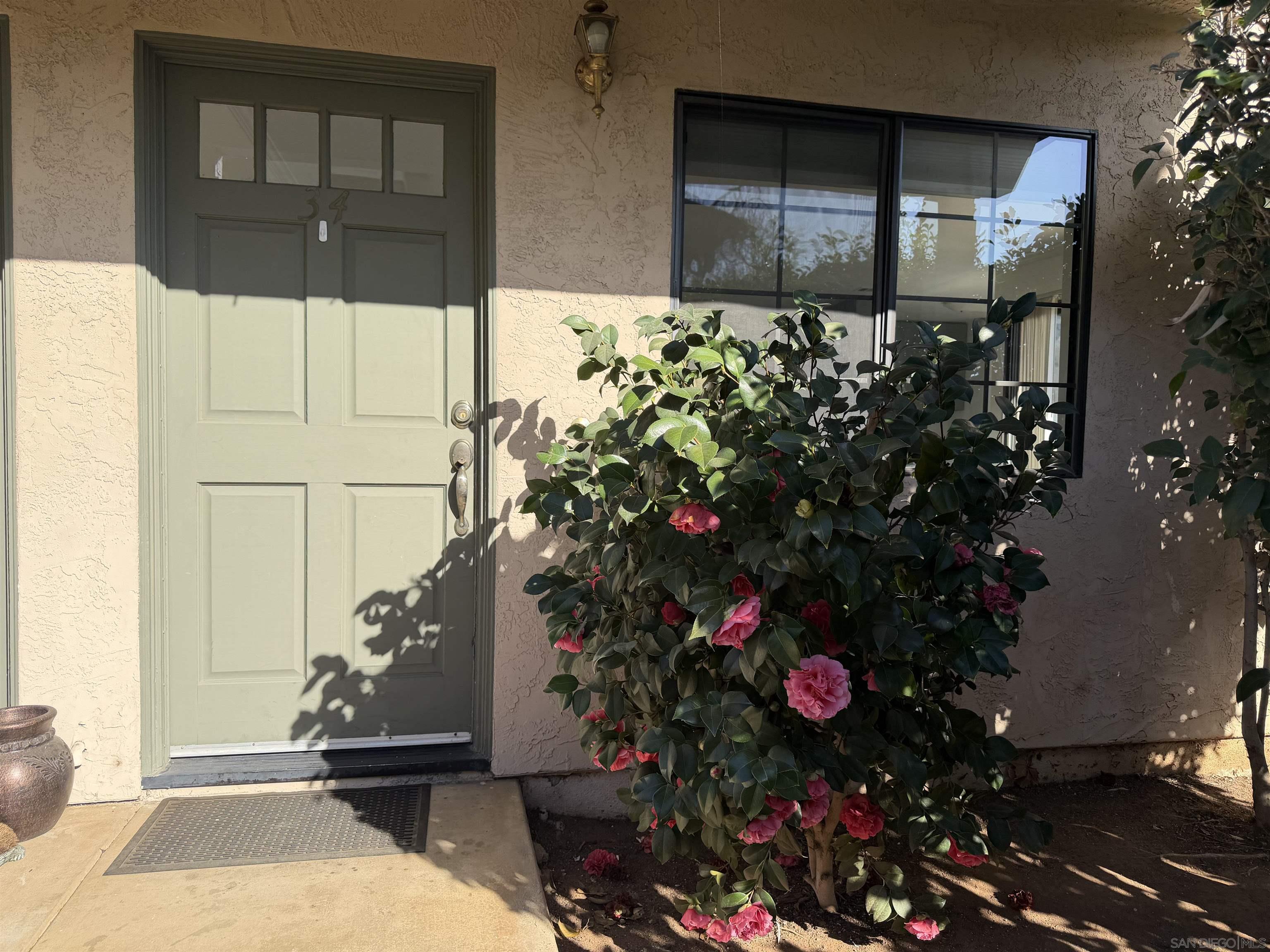 Detail Gallery Image 16 of 44 For , Escondido,  CA 92026 - 6 Beds | 2/1 Baths