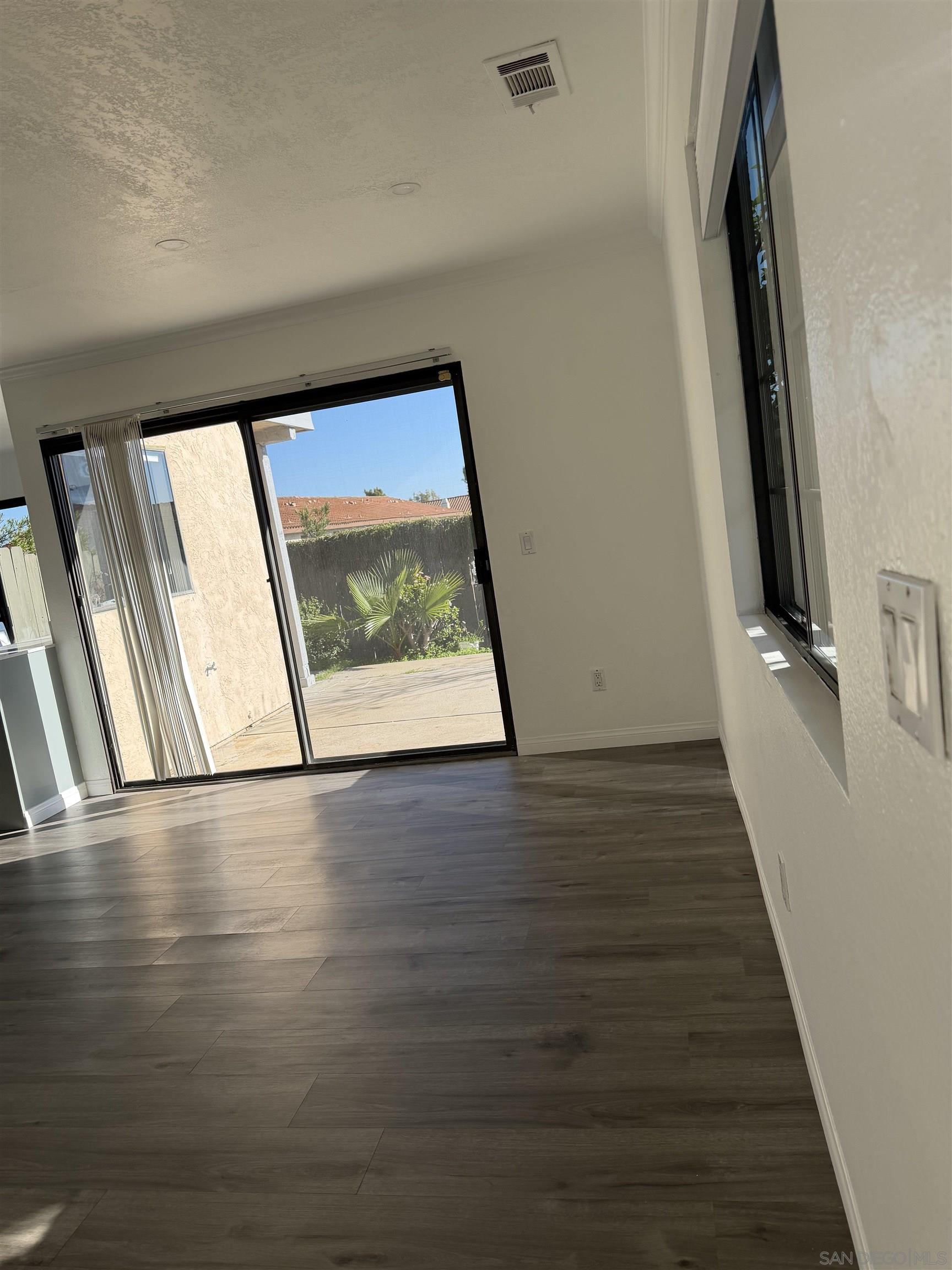 Detail Gallery Image 18 of 44 For , Escondido,  CA 92026 - 6 Beds | 2/1 Baths