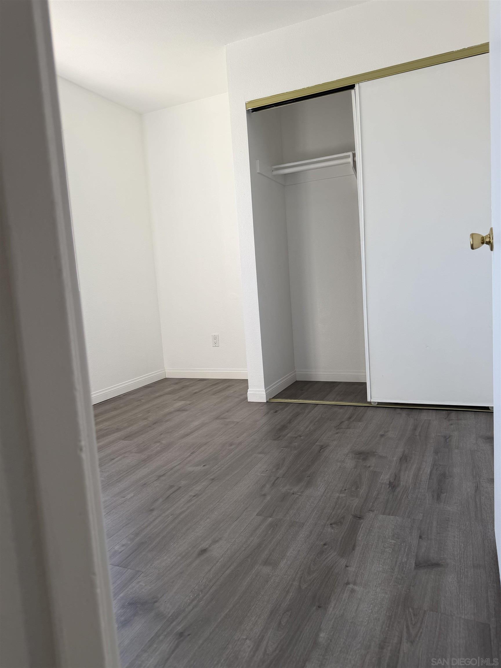 Detail Gallery Image 3 of 44 For , Escondido,  CA 92026 - 6 Beds | 2/1 Baths