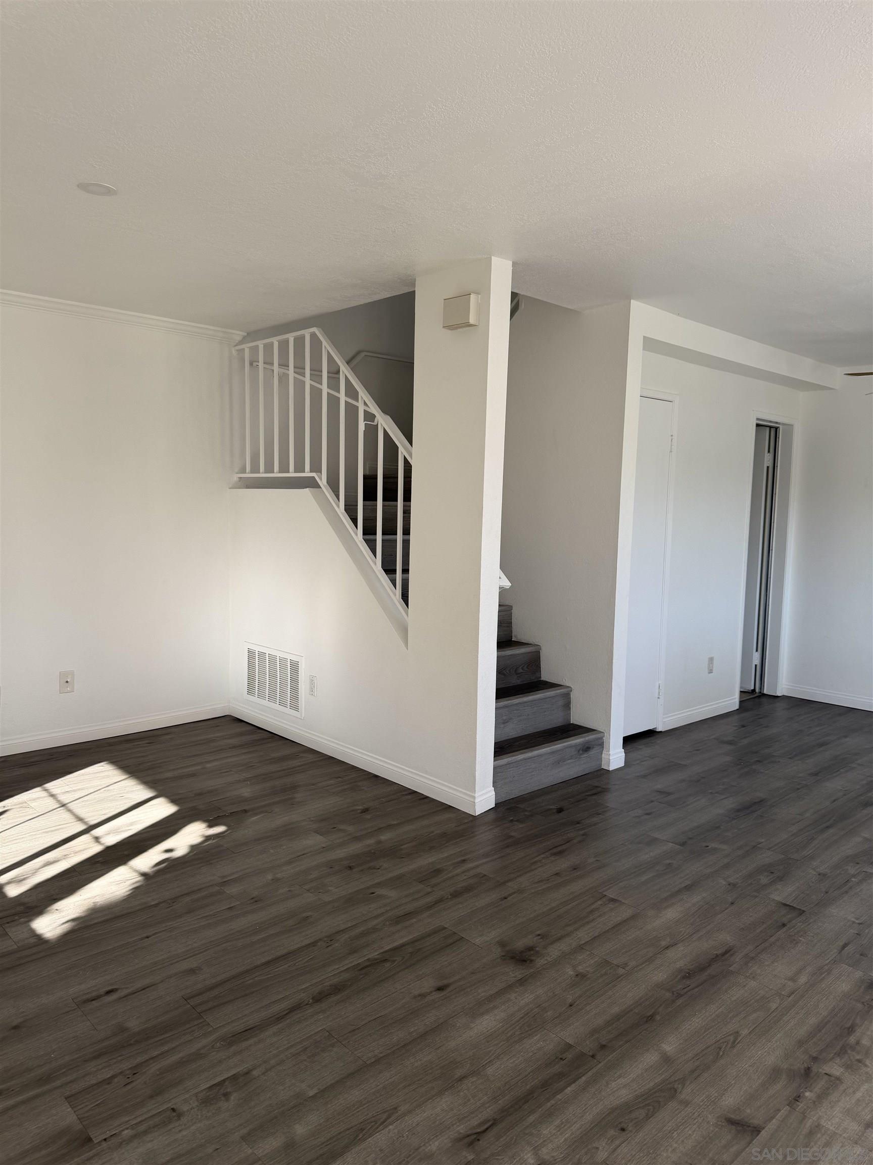 Detail Gallery Image 21 of 44 For , Escondido,  CA 92026 - 6 Beds | 2/1 Baths