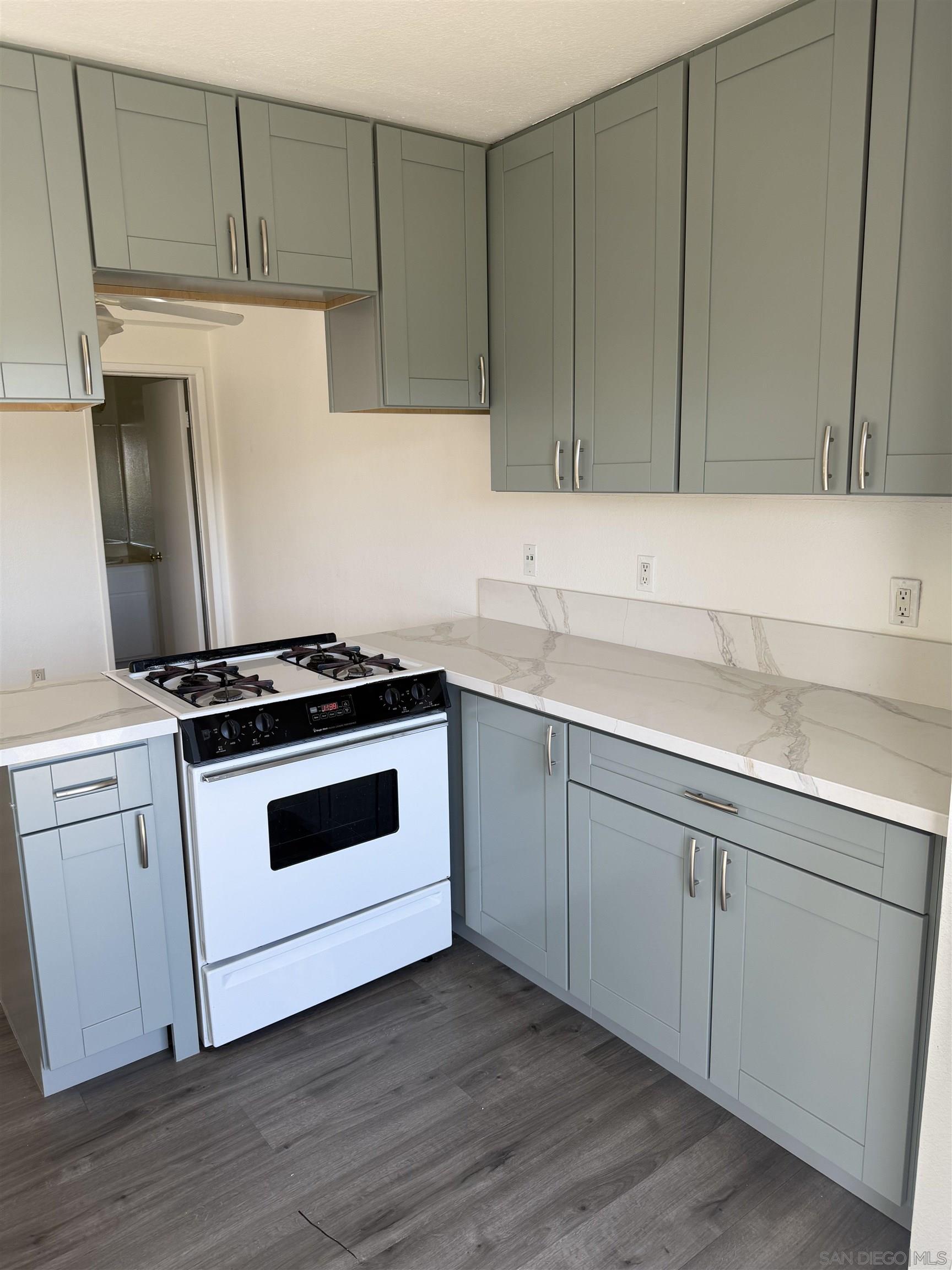 Detail Gallery Image 31 of 44 For , Escondido,  CA 92026 - 6 Beds | 2/1 Baths