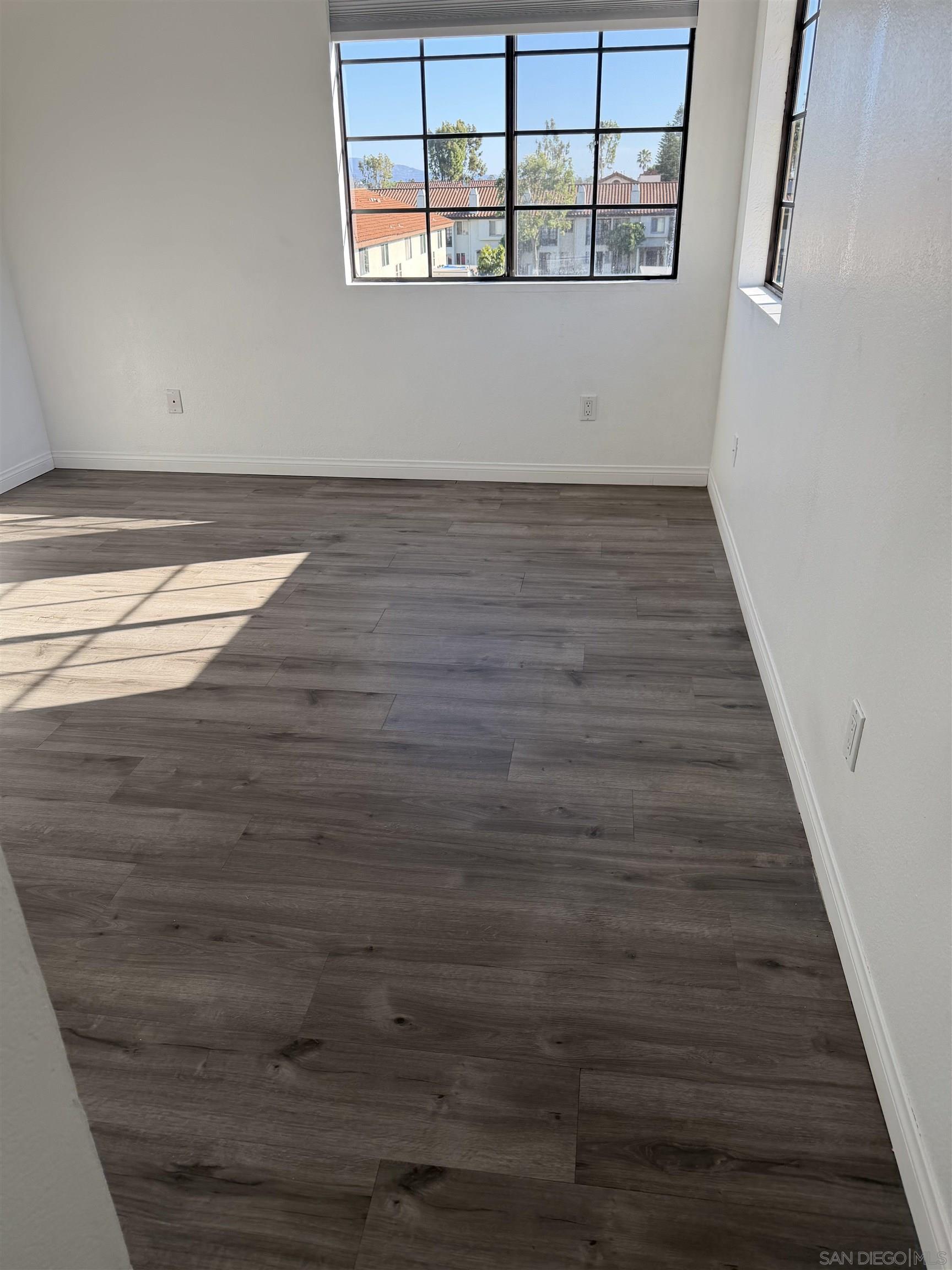 Detail Gallery Image 5 of 44 For , Escondido,  CA 92026 - 6 Beds | 2/1 Baths