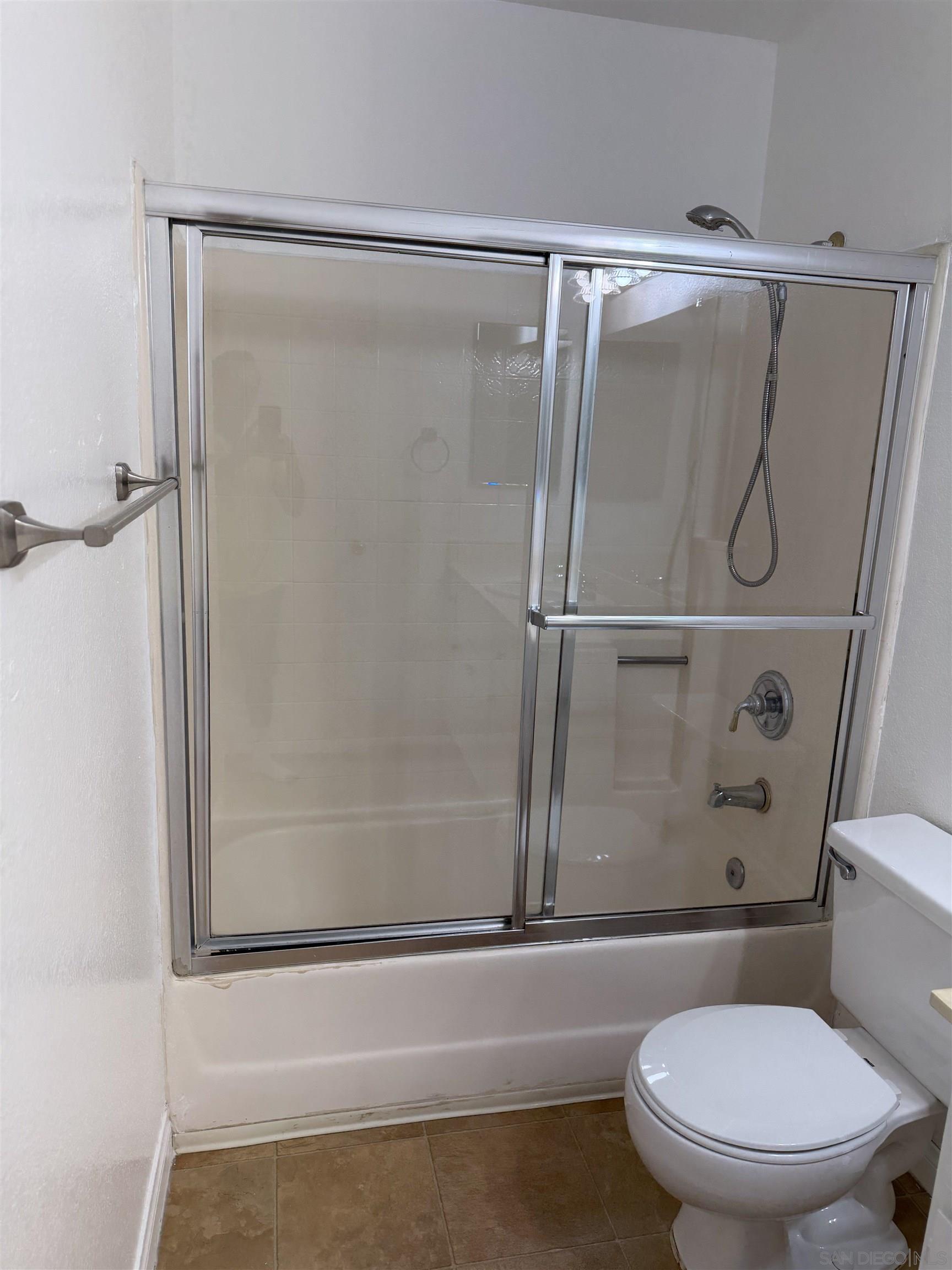 Detail Gallery Image 40 of 44 For , Escondido,  CA 92026 - 6 Beds | 2/1 Baths