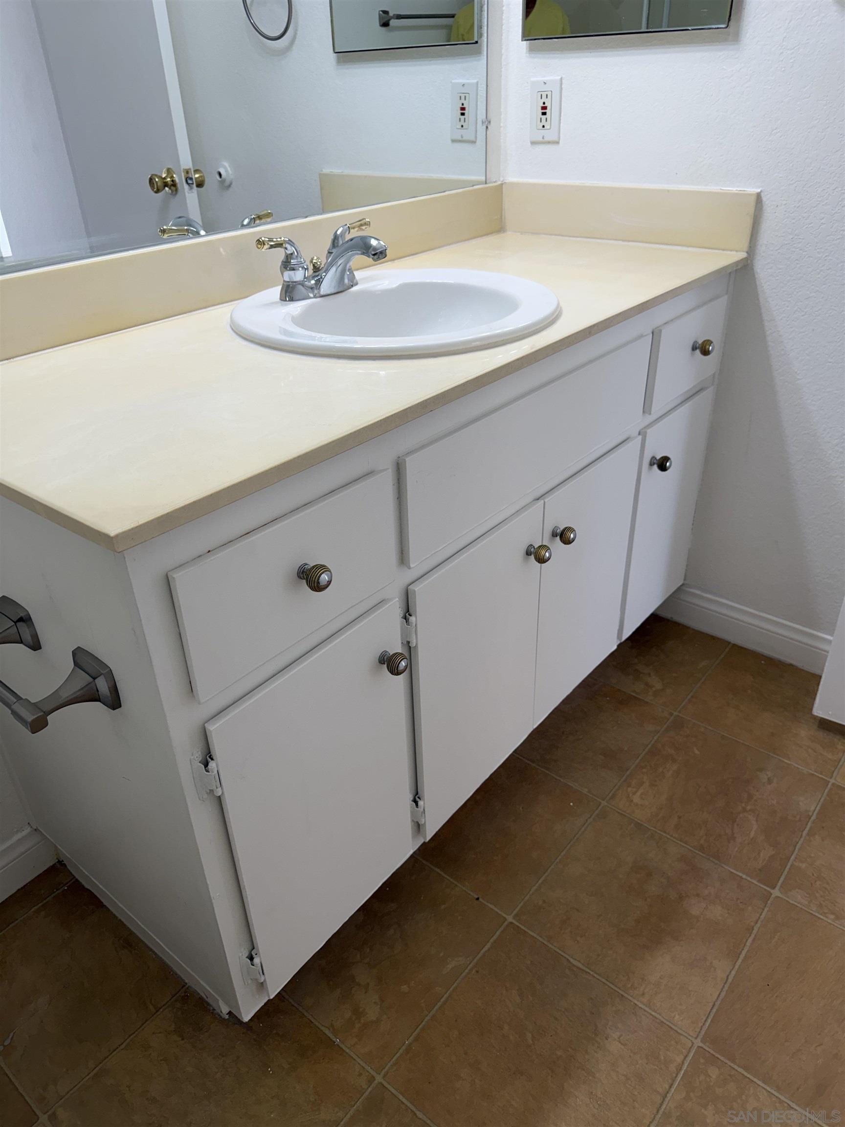 Detail Gallery Image 42 of 44 For , Escondido,  CA 92026 - 6 Beds | 2/1 Baths