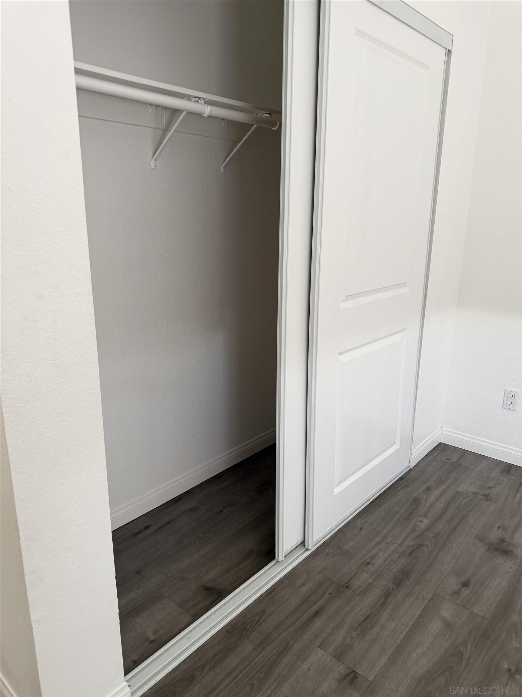 Detail Gallery Image 9 of 44 For , Escondido,  CA 92026 - 6 Beds | 2/1 Baths