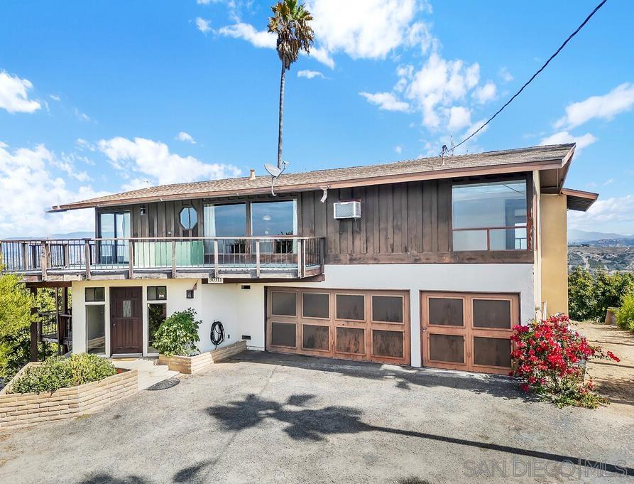 Detail Gallery Image 2 of 43 For 30311  Circle R Lane, Valley Center,  CA 92082 - 5 Beds | 3 Baths