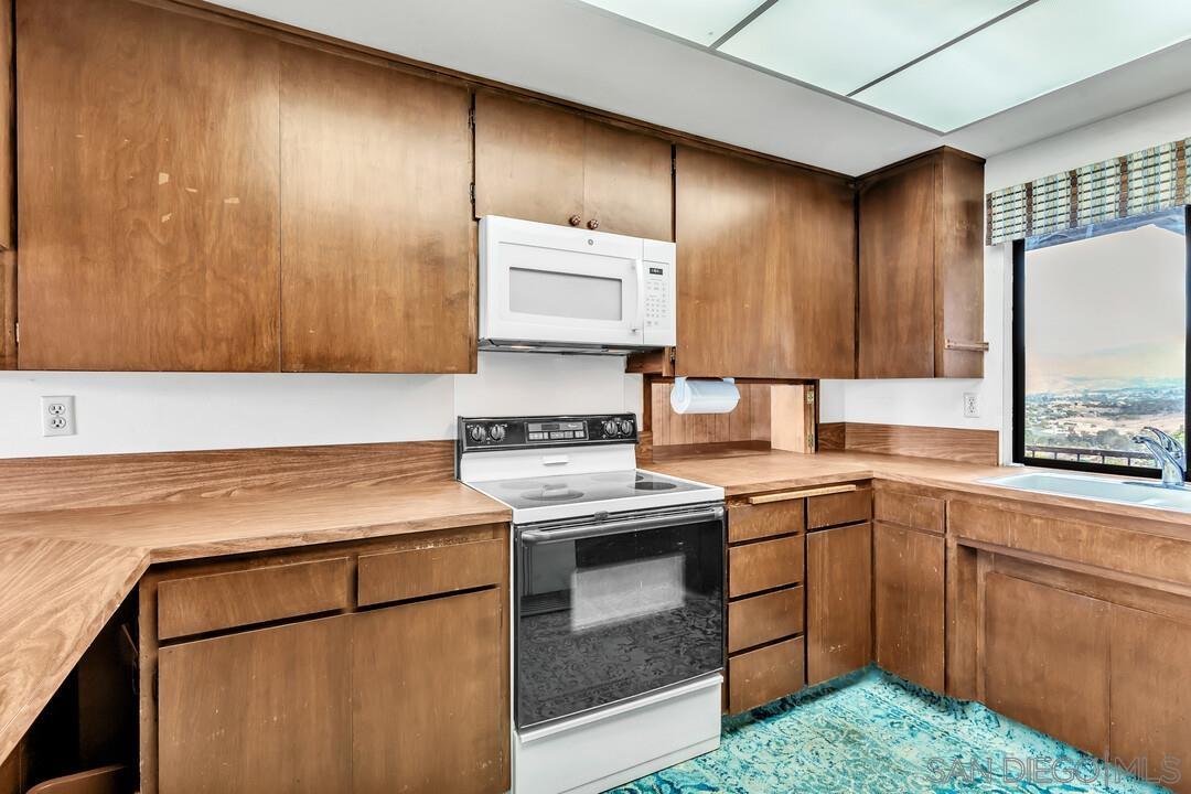 Detail Gallery Image 26 of 43 For 30311  Circle R Lane, Valley Center,  CA 92082 - 5 Beds | 3 Baths