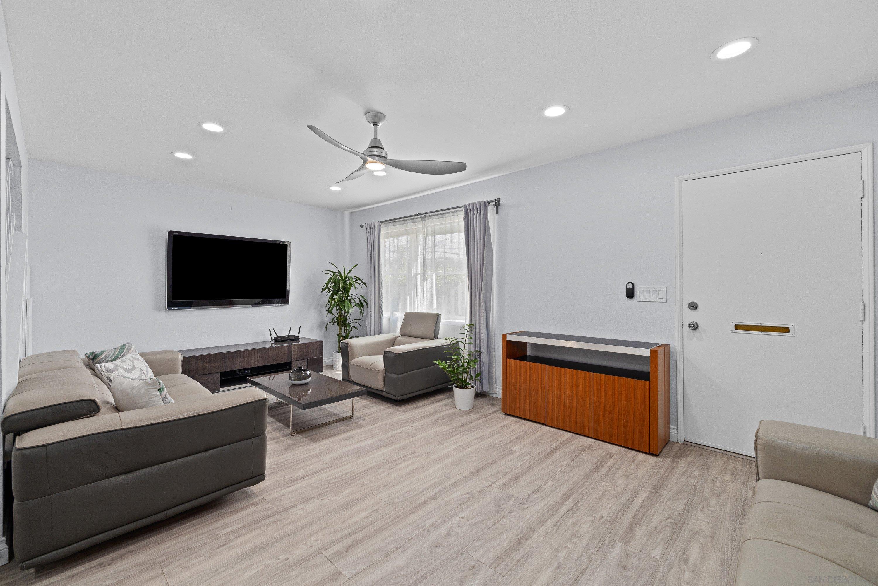 Front Image Thumbnail for SD260003340