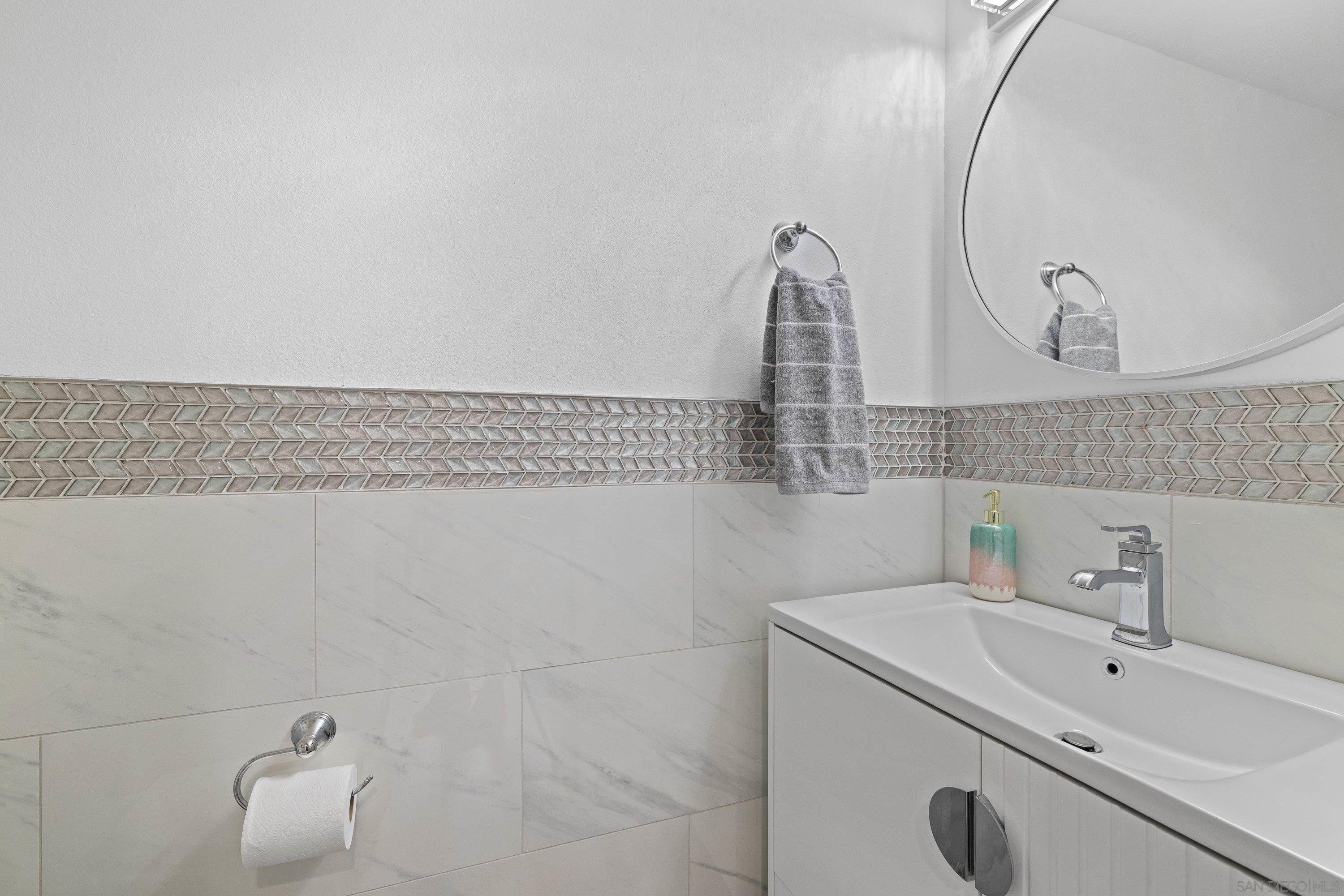 Detail Gallery Image 6 of 32 For 8022  Winter Gardens Blvd  #C,  El Cajon,  CA 92021 - 3 Beds | 1/1 Baths