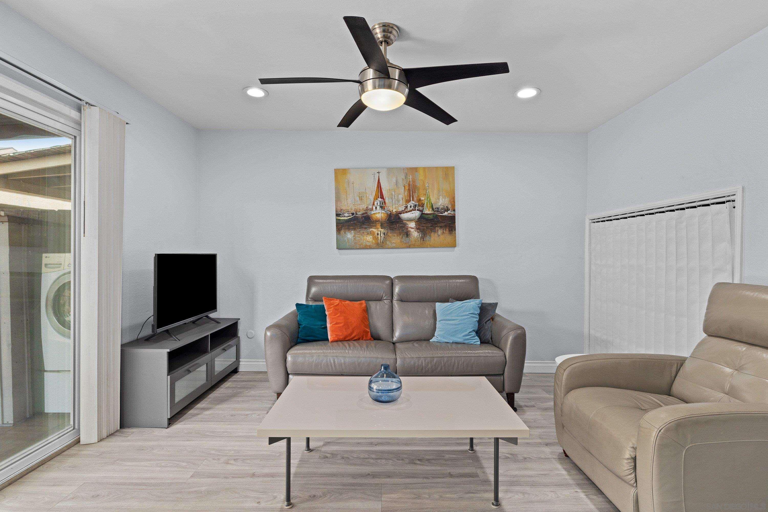 Detail Gallery Image 10 of 32 For 8022  Winter Gardens Blvd  #C,  El Cajon,  CA 92021 - 3 Beds | 1/1 Baths