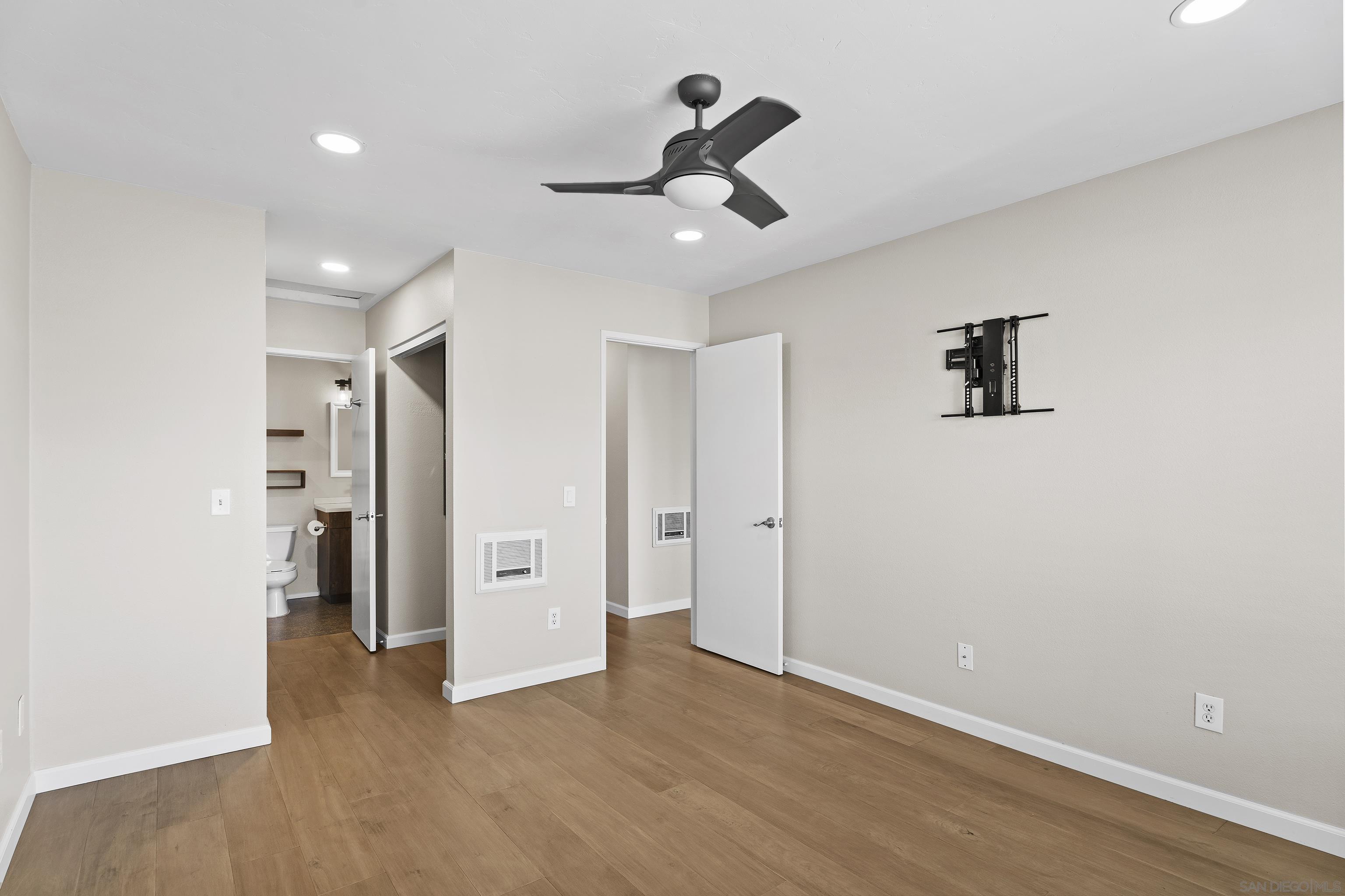 Detail Gallery Image 11 of 35 For 7702  Caminito Tingo  H201, Carlsbad,  CA 92009 - 1 Beds | 1 Baths