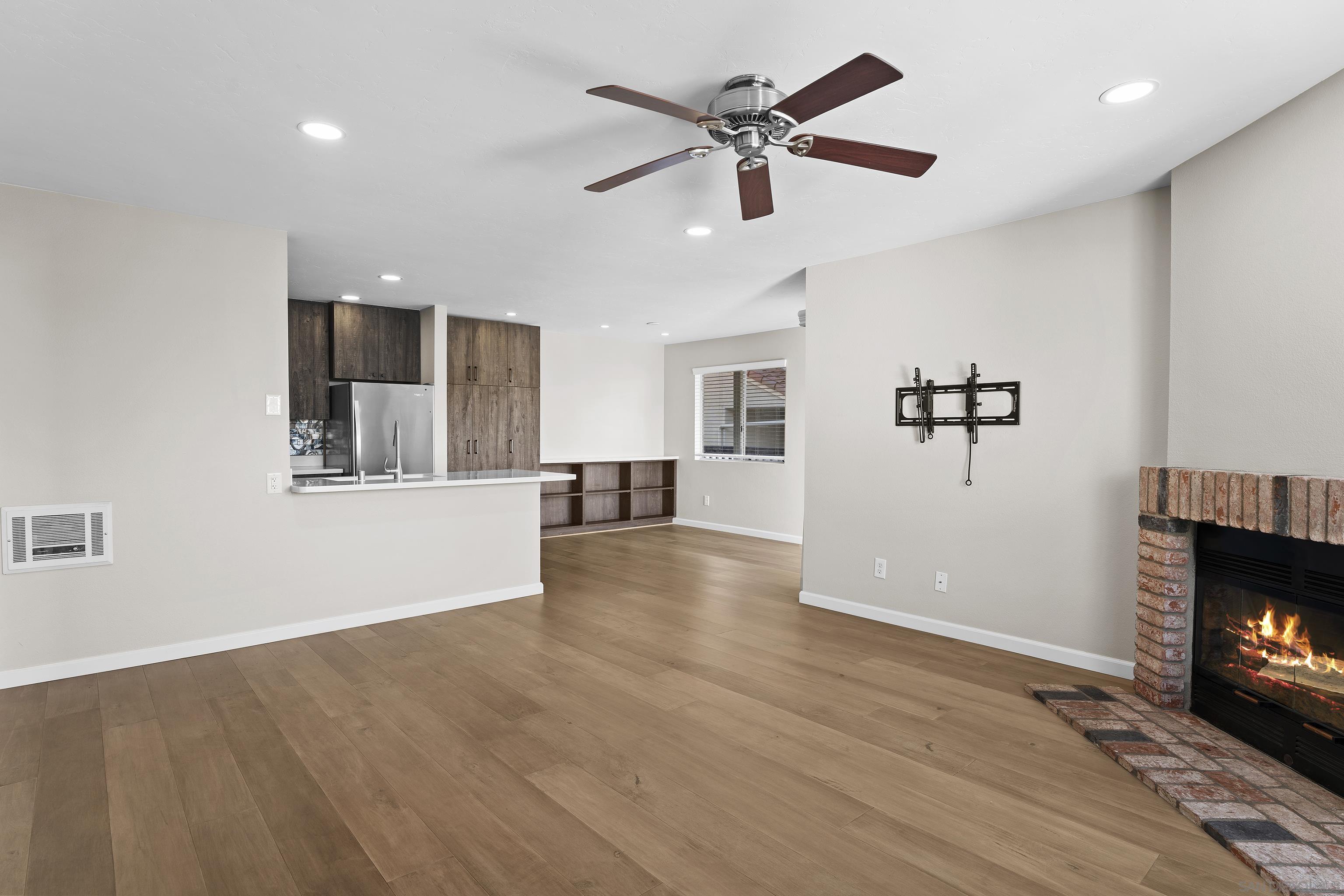 Detail Gallery Image 6 of 35 For 7702  Caminito Tingo  H201, Carlsbad,  CA 92009 - 1 Beds | 1 Baths