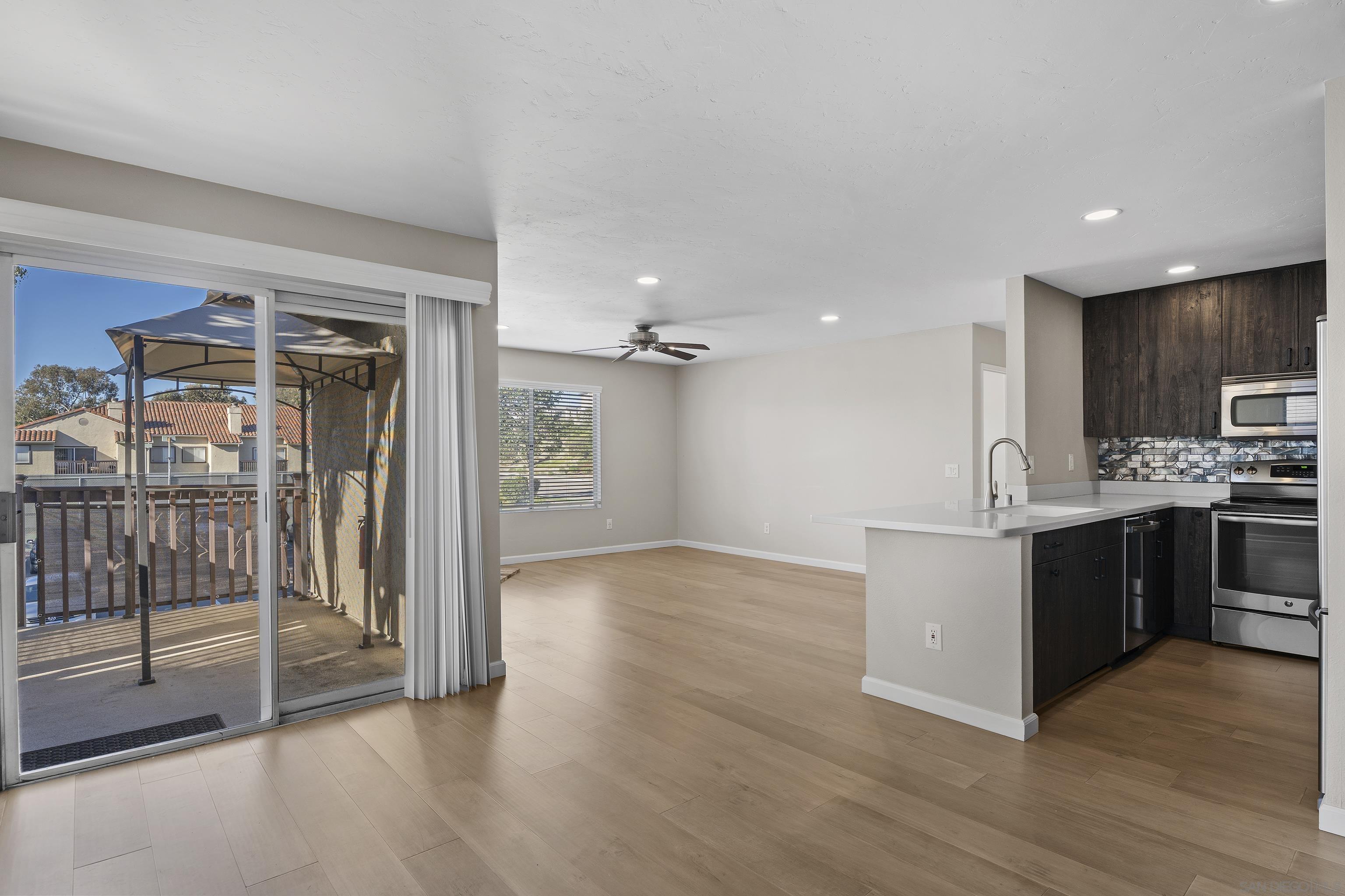 Detail Gallery Image 8 of 35 For 7702  Caminito Tingo  H201, Carlsbad,  CA 92009 - 1 Beds | 1 Baths