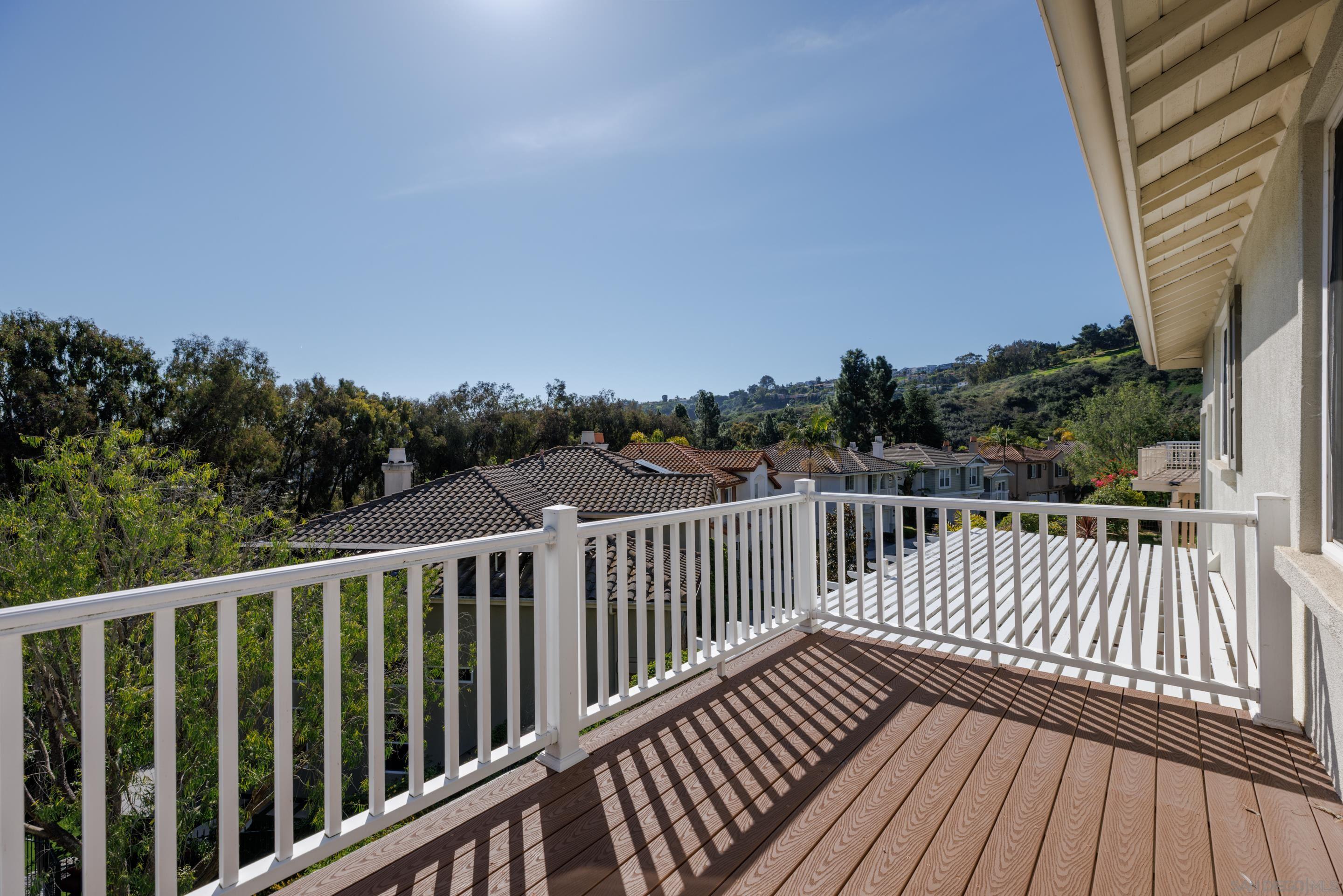 Detail Gallery Image 17 of 35 For 6077  Firwood Row, La Jolla,  CA 92037 - 4 Beds | 3/1 Baths
