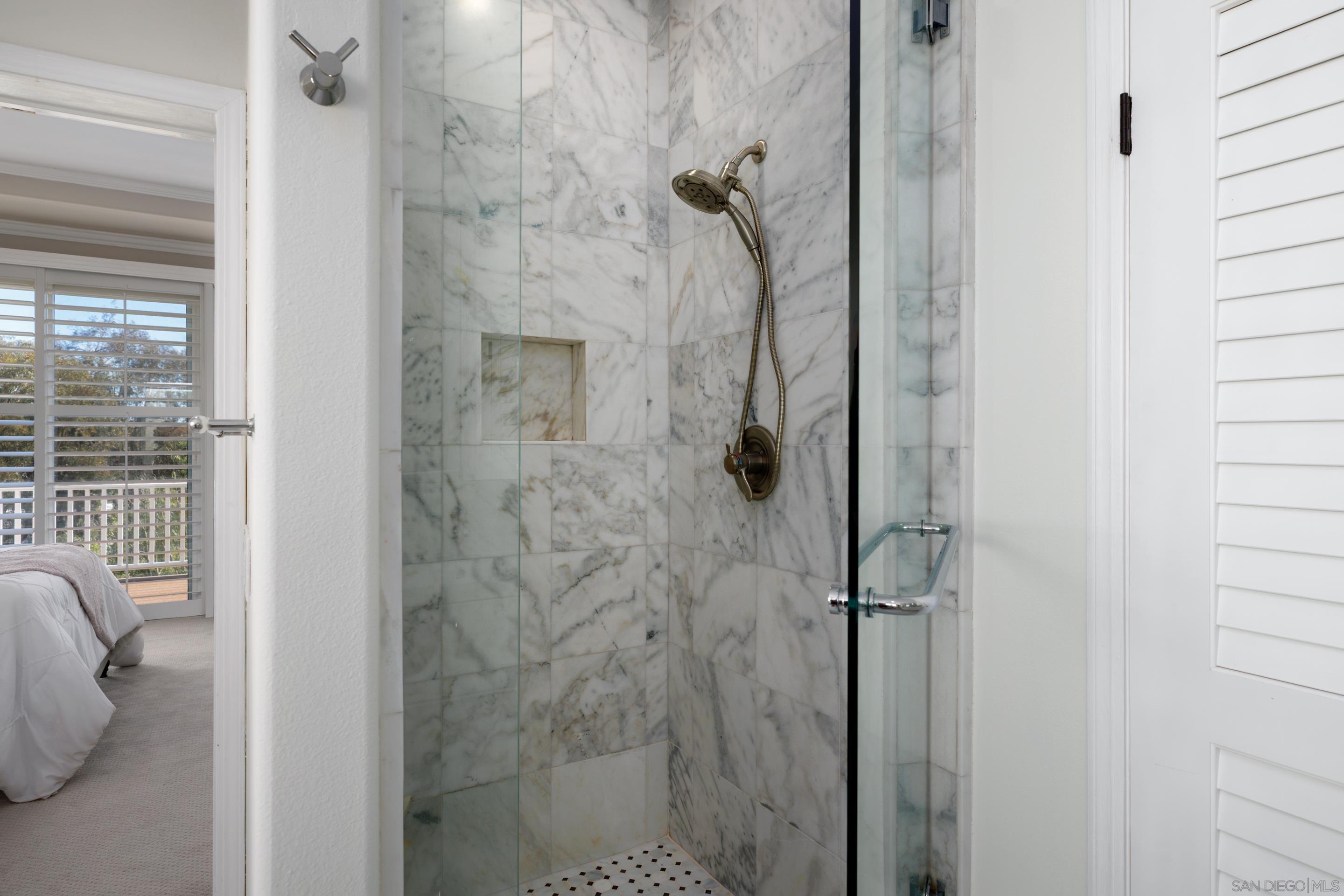 Detail Gallery Image 20 of 35 For 6077  Firwood Row, La Jolla,  CA 92037 - 4 Beds | 3/1 Baths