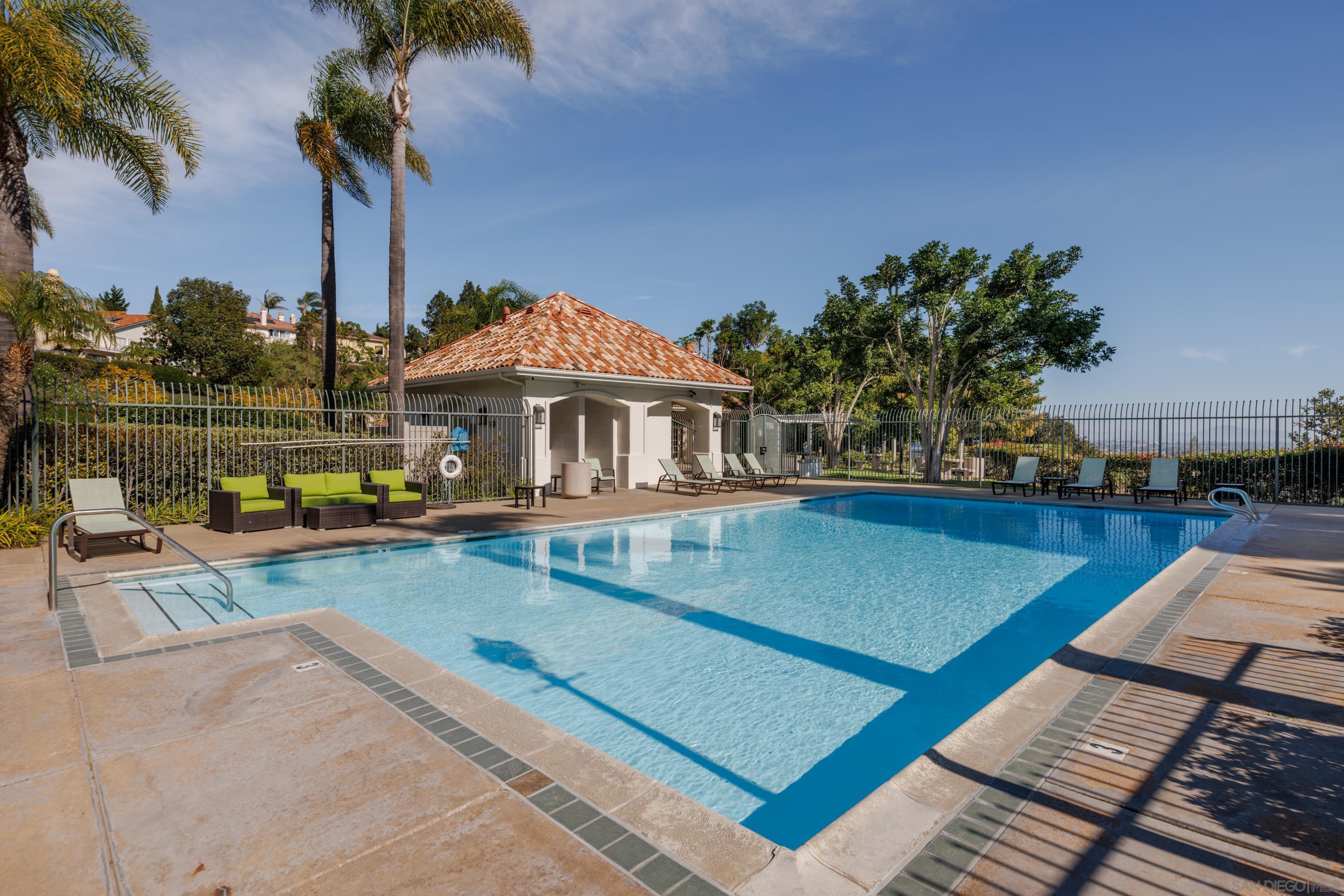 Detail Gallery Image 32 of 35 For 6077  Firwood Row, La Jolla,  CA 92037 - 4 Beds | 3/1 Baths