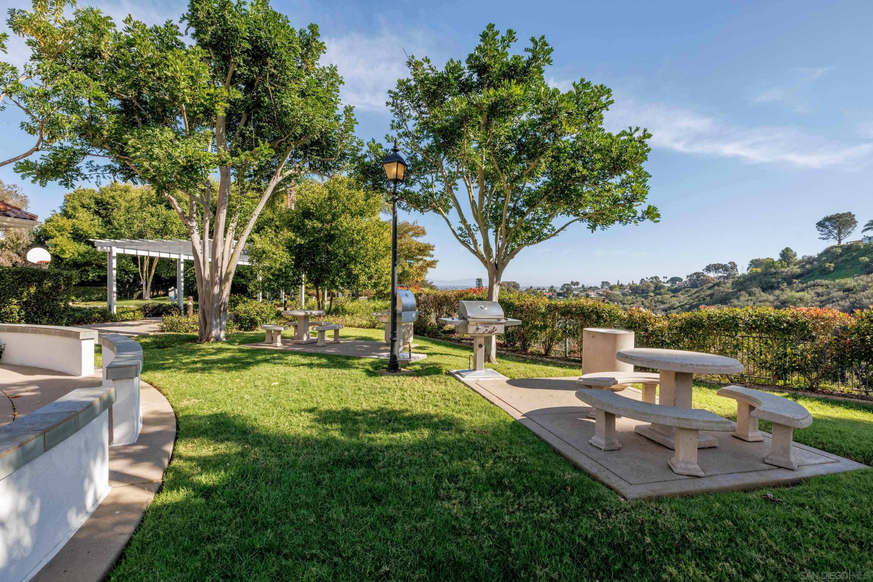 Detail Gallery Image 34 of 35 For 6077  Firwood Row, La Jolla,  CA 92037 - 4 Beds | 3/1 Baths