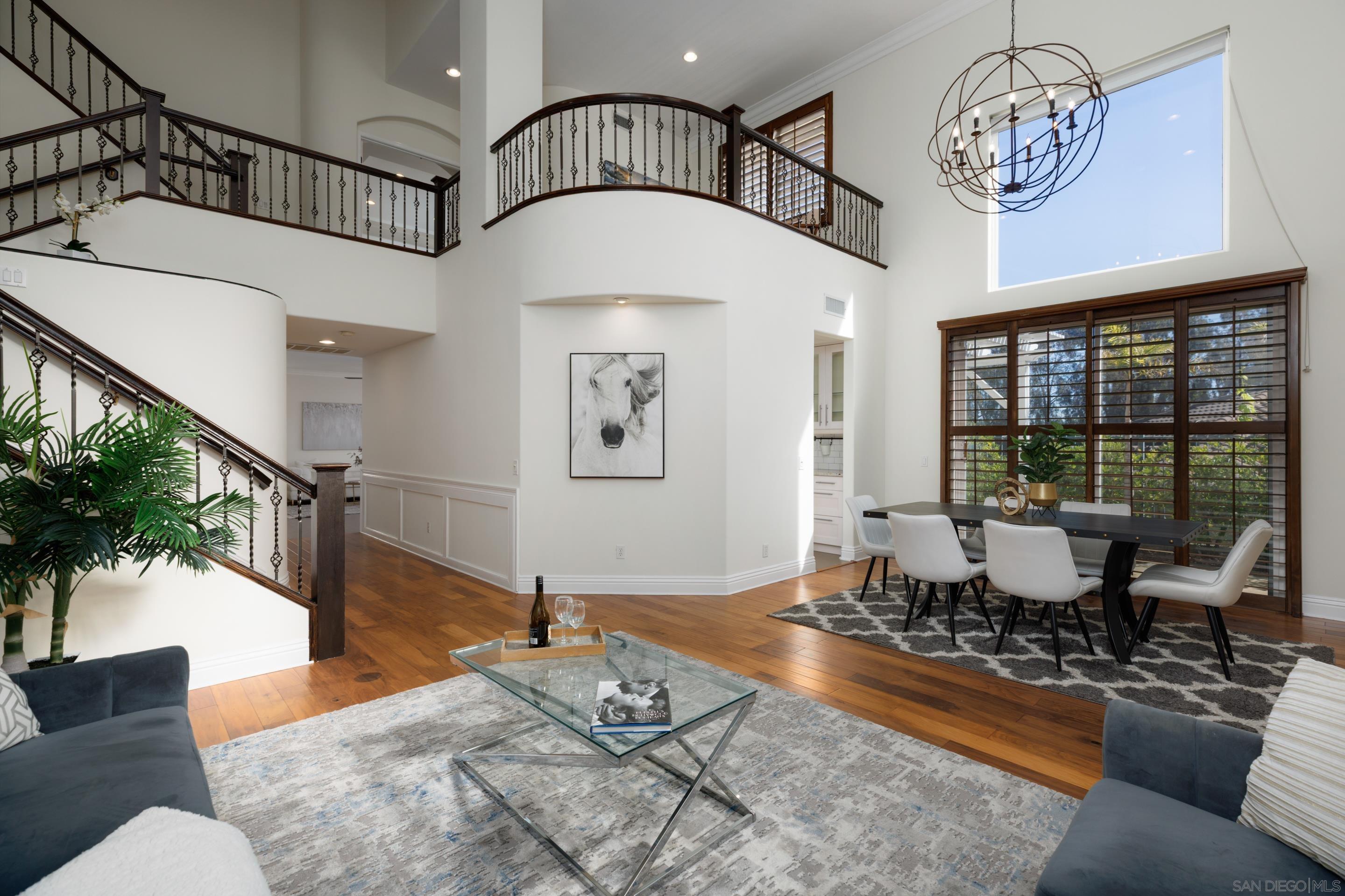 Detail Gallery Image 5 of 35 For 6077  Firwood Row, La Jolla,  CA 92037 - 4 Beds | 3/1 Baths