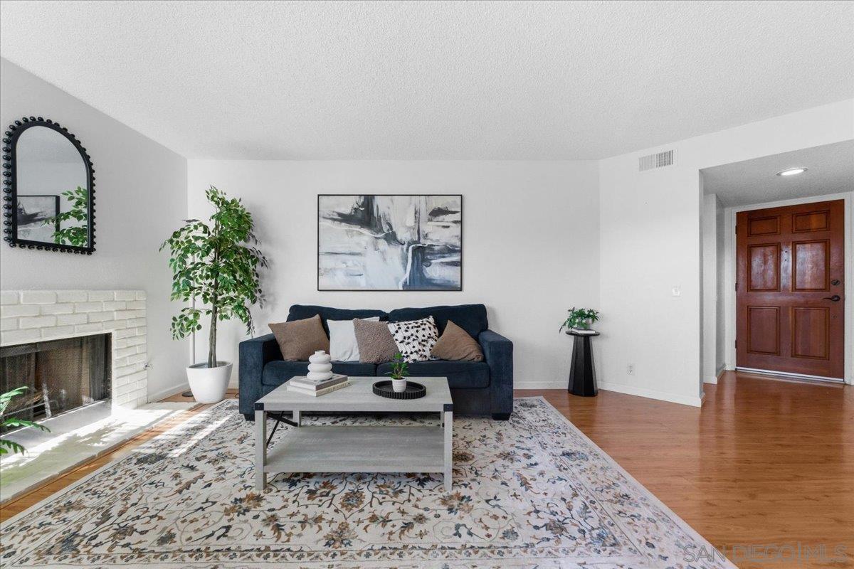 Detail Gallery Image 4 of 40 For 3067  Charwood Ct, Spring Valley,  CA 91978 - 2 Beds | 2 Baths