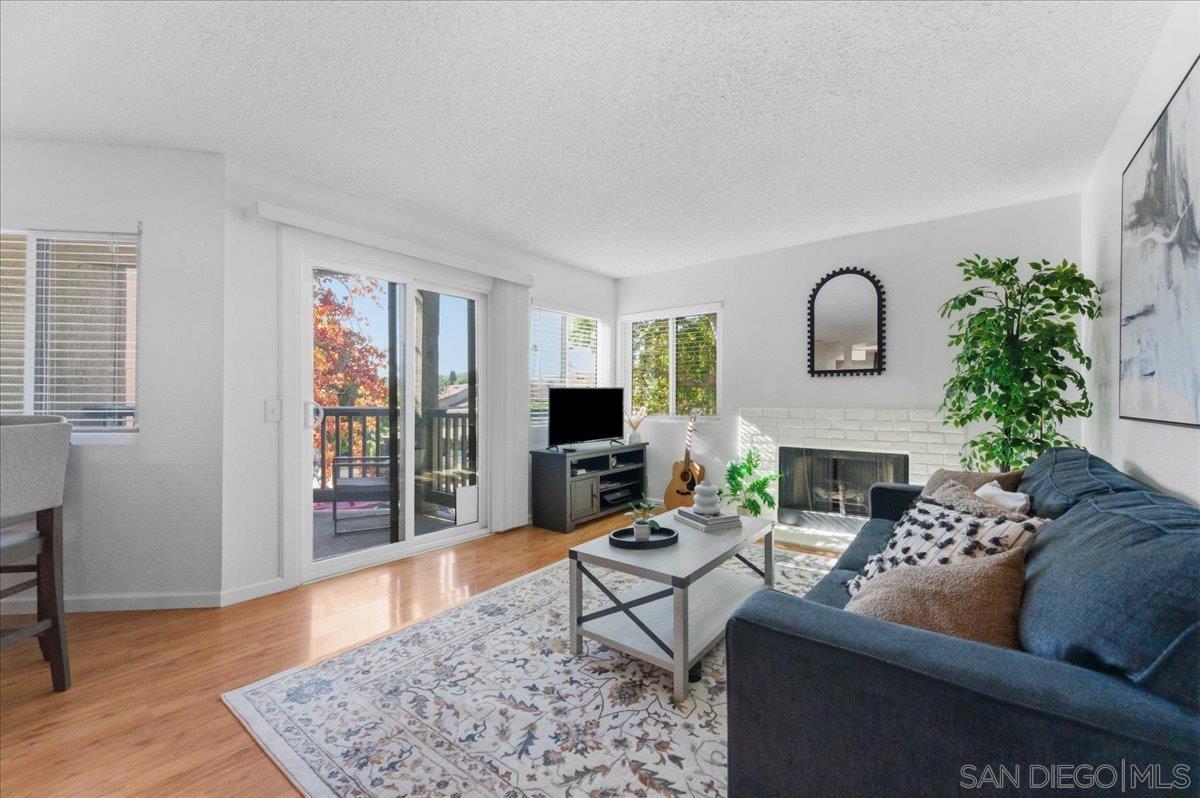 Detail Gallery Image 5 of 40 For 3067  Charwood Ct, Spring Valley,  CA 91978 - 2 Beds | 2 Baths