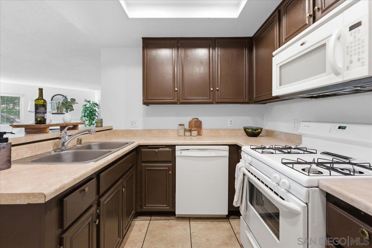 Detail Gallery Image 9 of 40 For 3067  Charwood Ct, Spring Valley,  CA 91978 - 2 Beds | 2 Baths