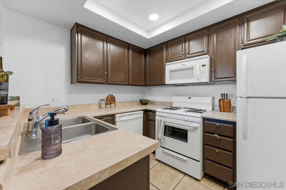 Detail Gallery Image 10 of 40 For 3067  Charwood Ct, Spring Valley,  CA 91978 - 2 Beds | 2 Baths